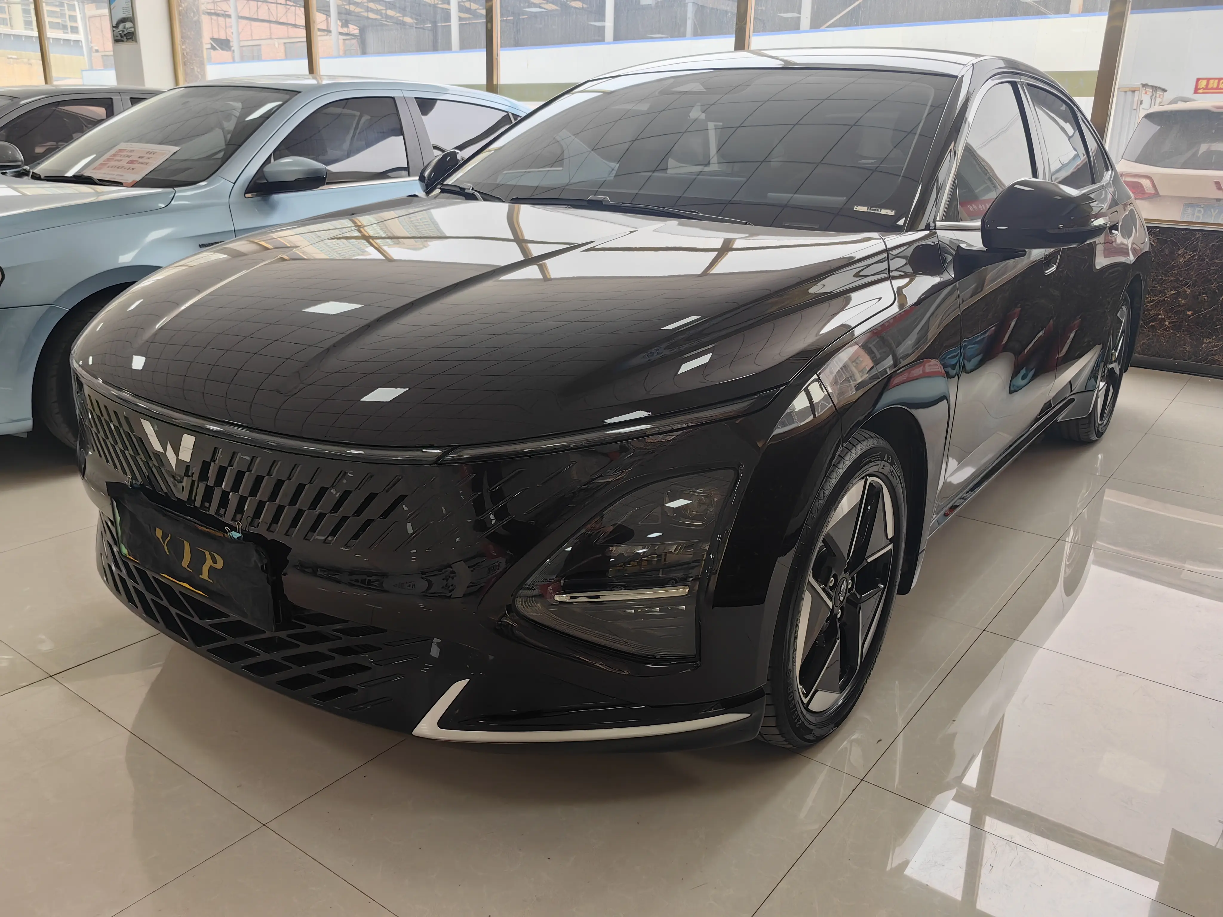 Wuling Starlight PHEV  из Китая