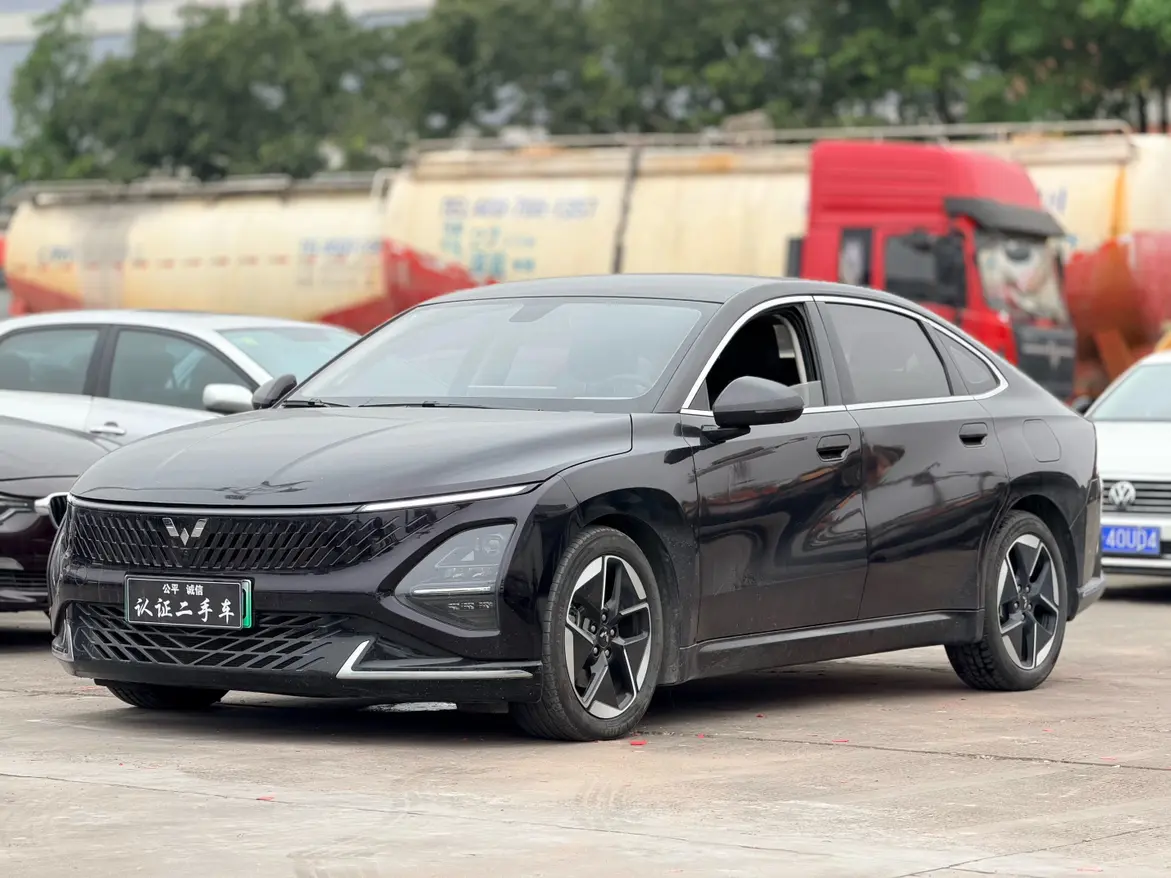 Wuling Starlight PHEV  из Китая