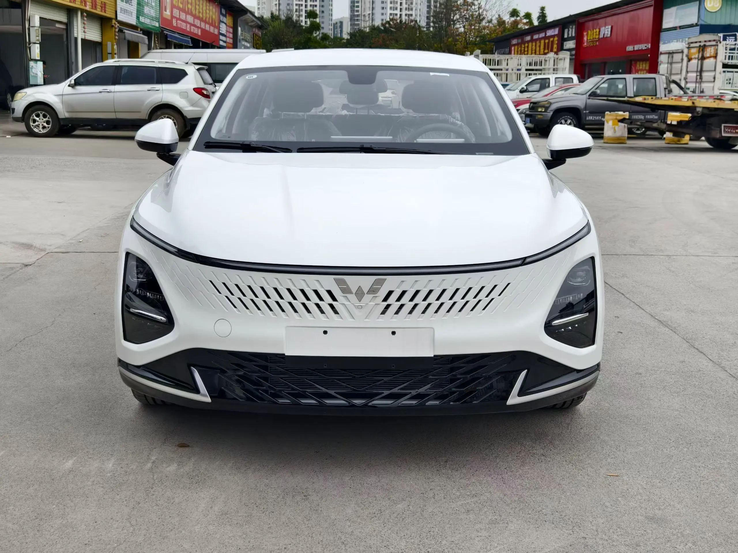 Wuling Starlight PHEV  из Китая