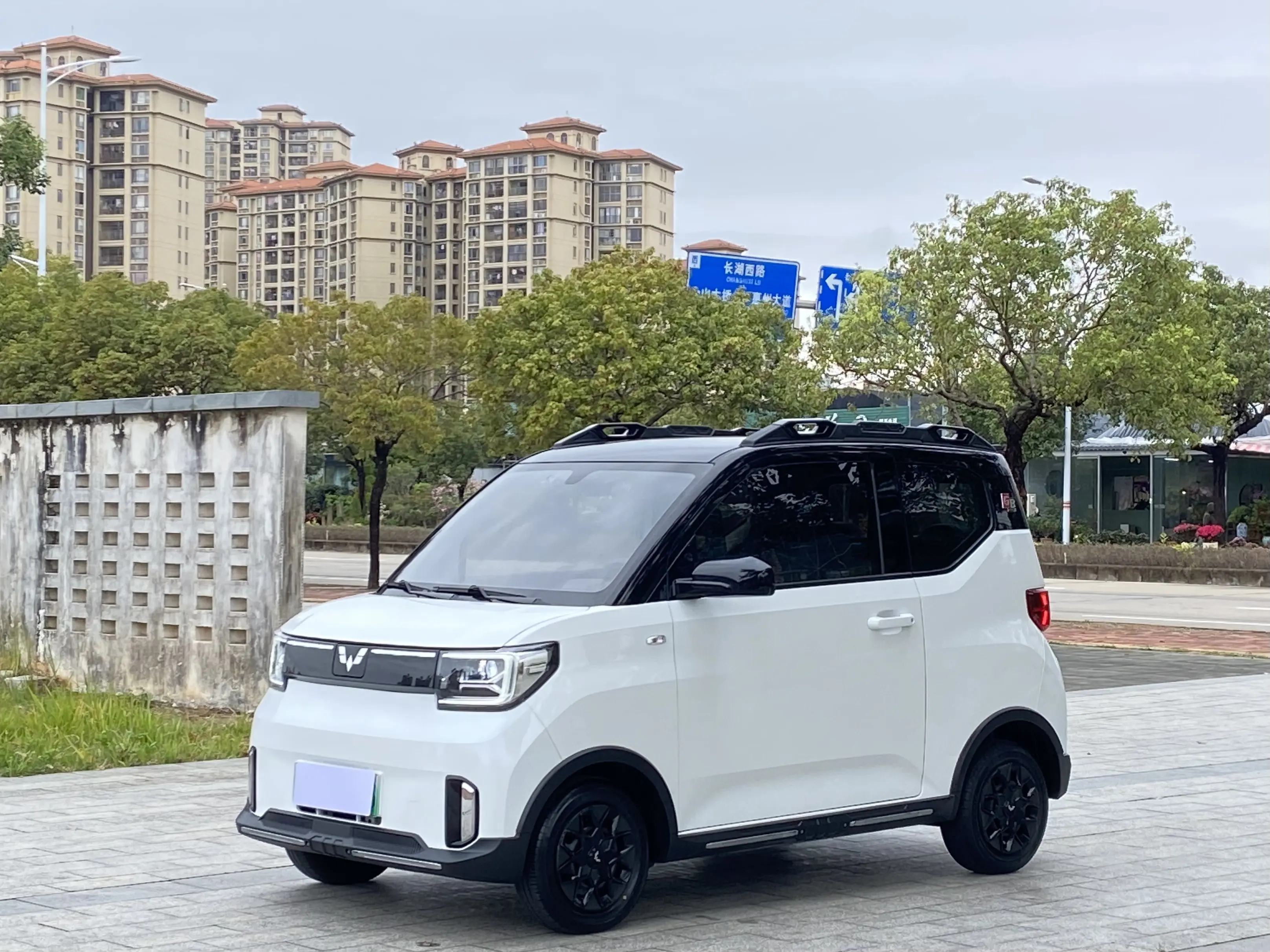 Wuling Hongguang MINIEV  из Китая