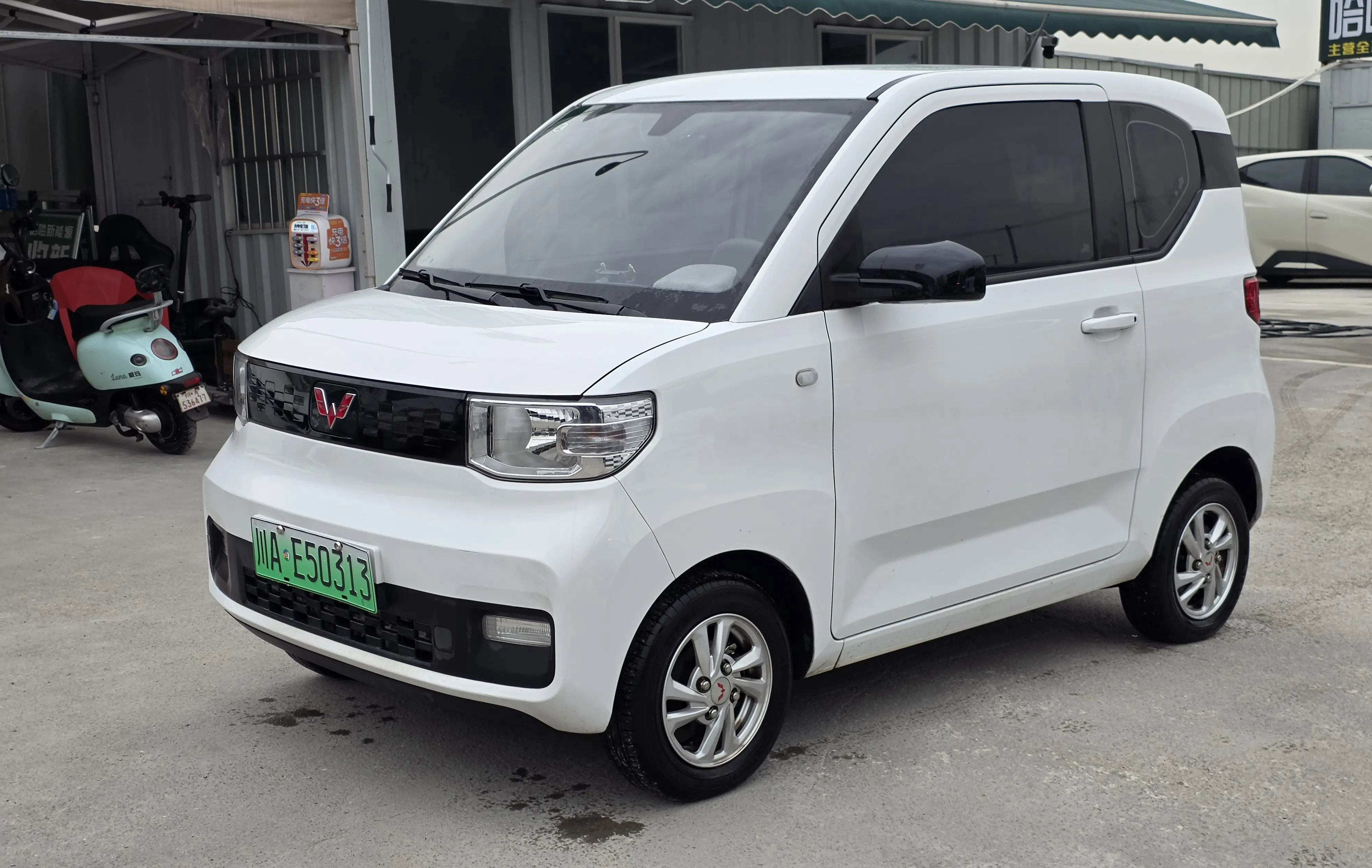 Wuling Hongguang MINIEV  из Китая