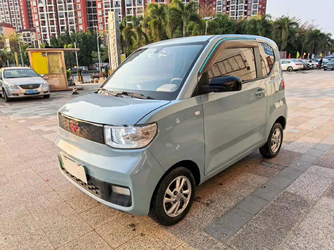 Wuling Hongguang MINIEV  из Китая