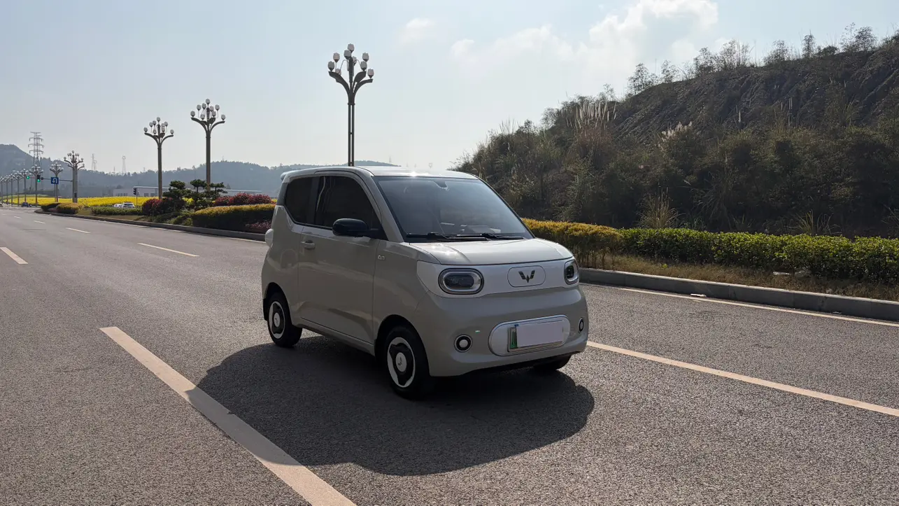 Wuling Hongguang MINIEV  из Китая