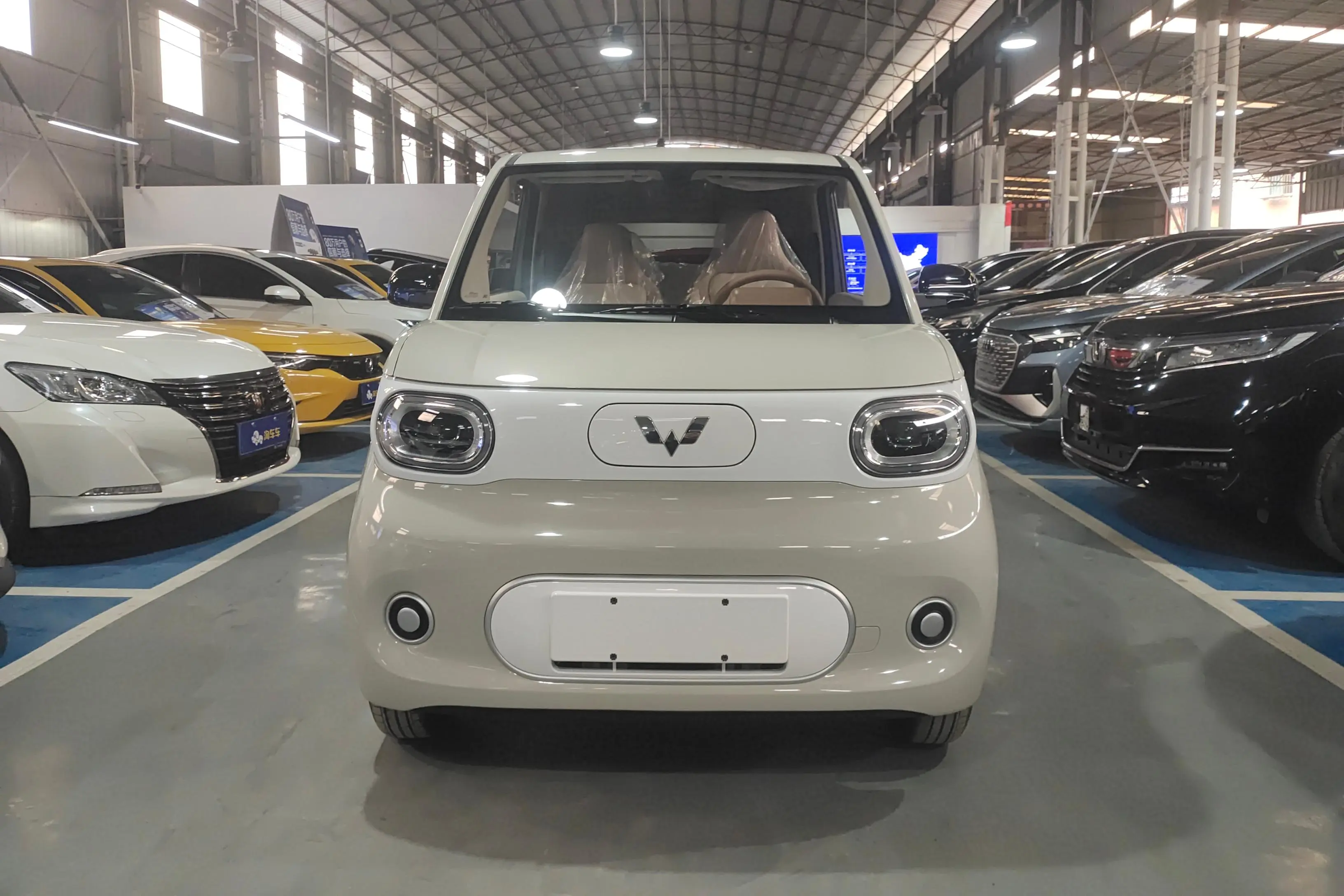 Wuling Hongguang MINIEV  из Китая