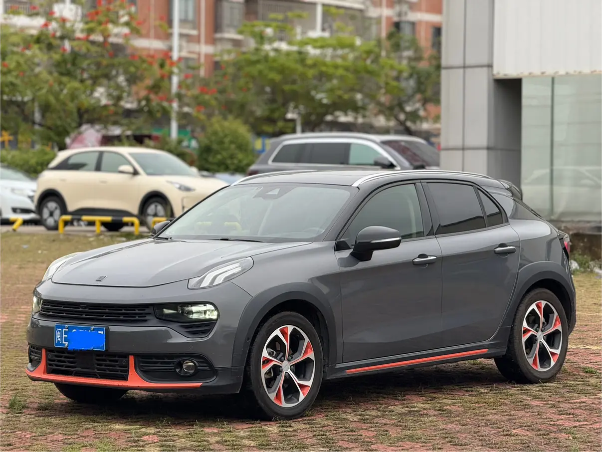 Lynk & Co 02