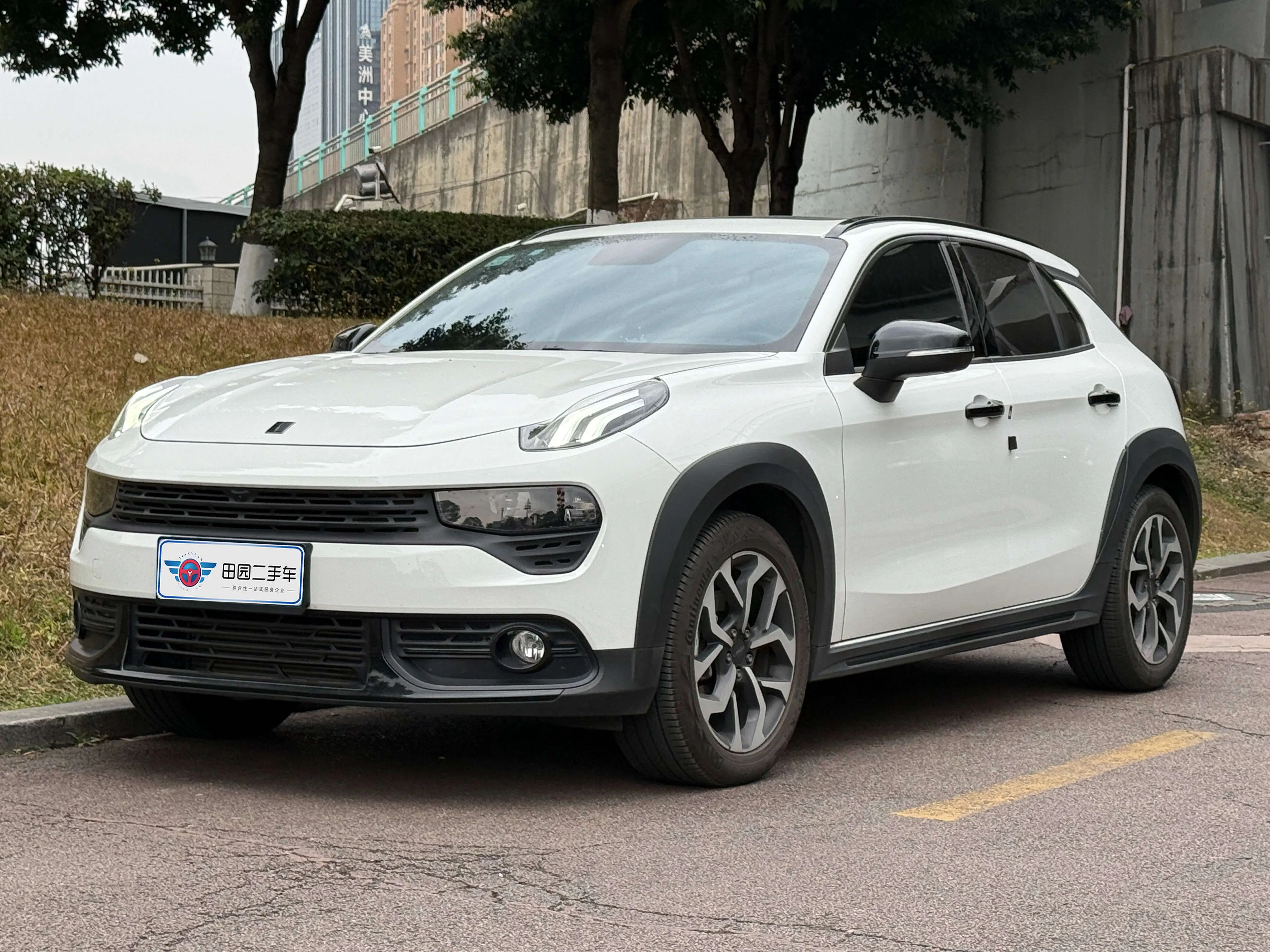 Lynk & Co 02
