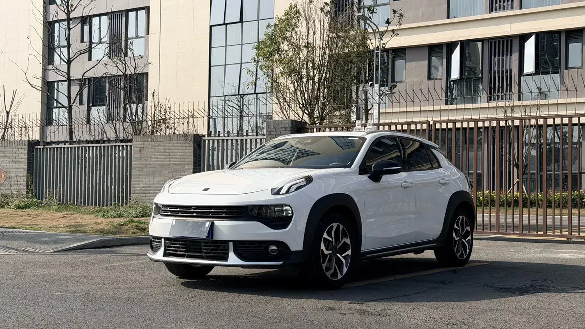 Lynk & Co 02