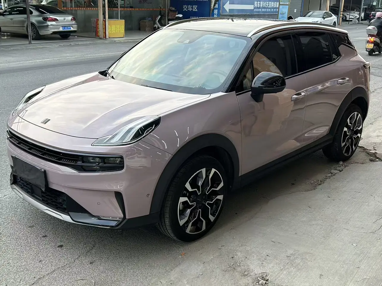 Lynk & Co 06