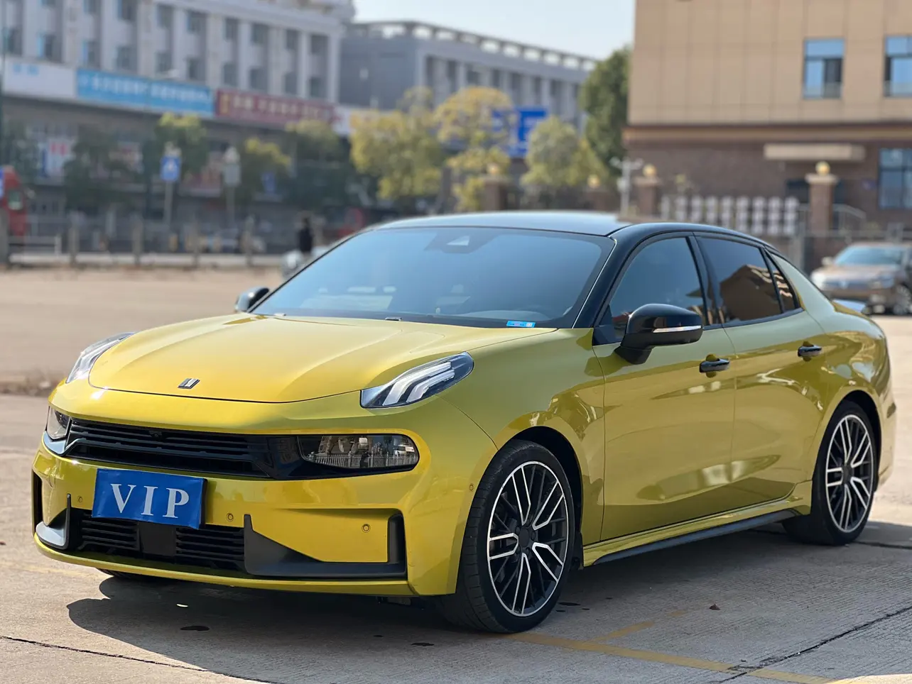 Lynk & Co 03
