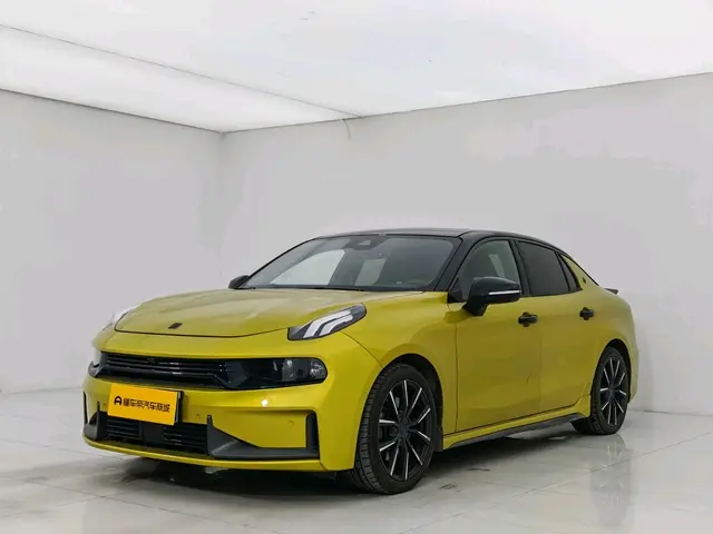 Lynk & Co 03
