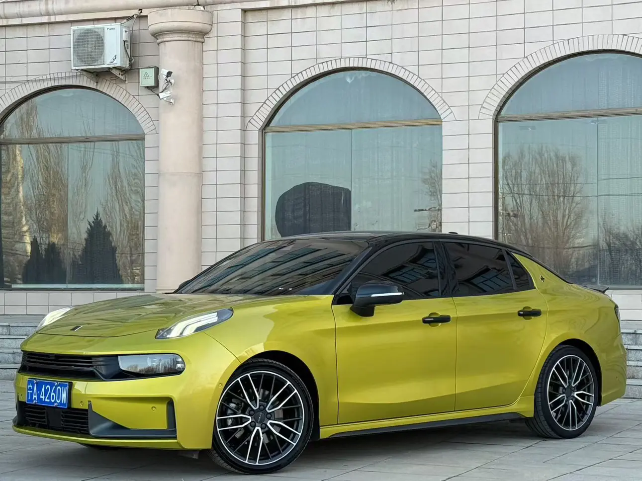 Lynk & Co 03