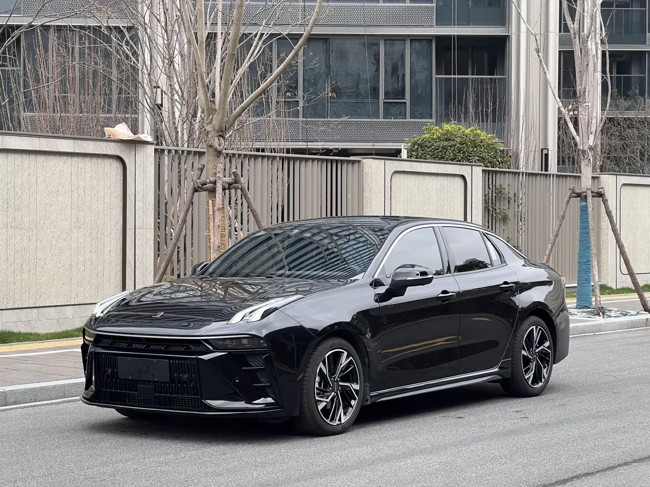 Lynk & Co 03