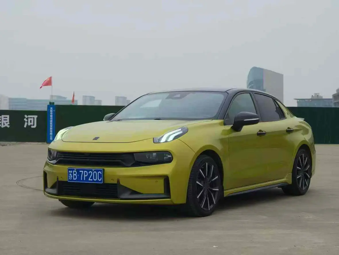 Lynk & Co 03