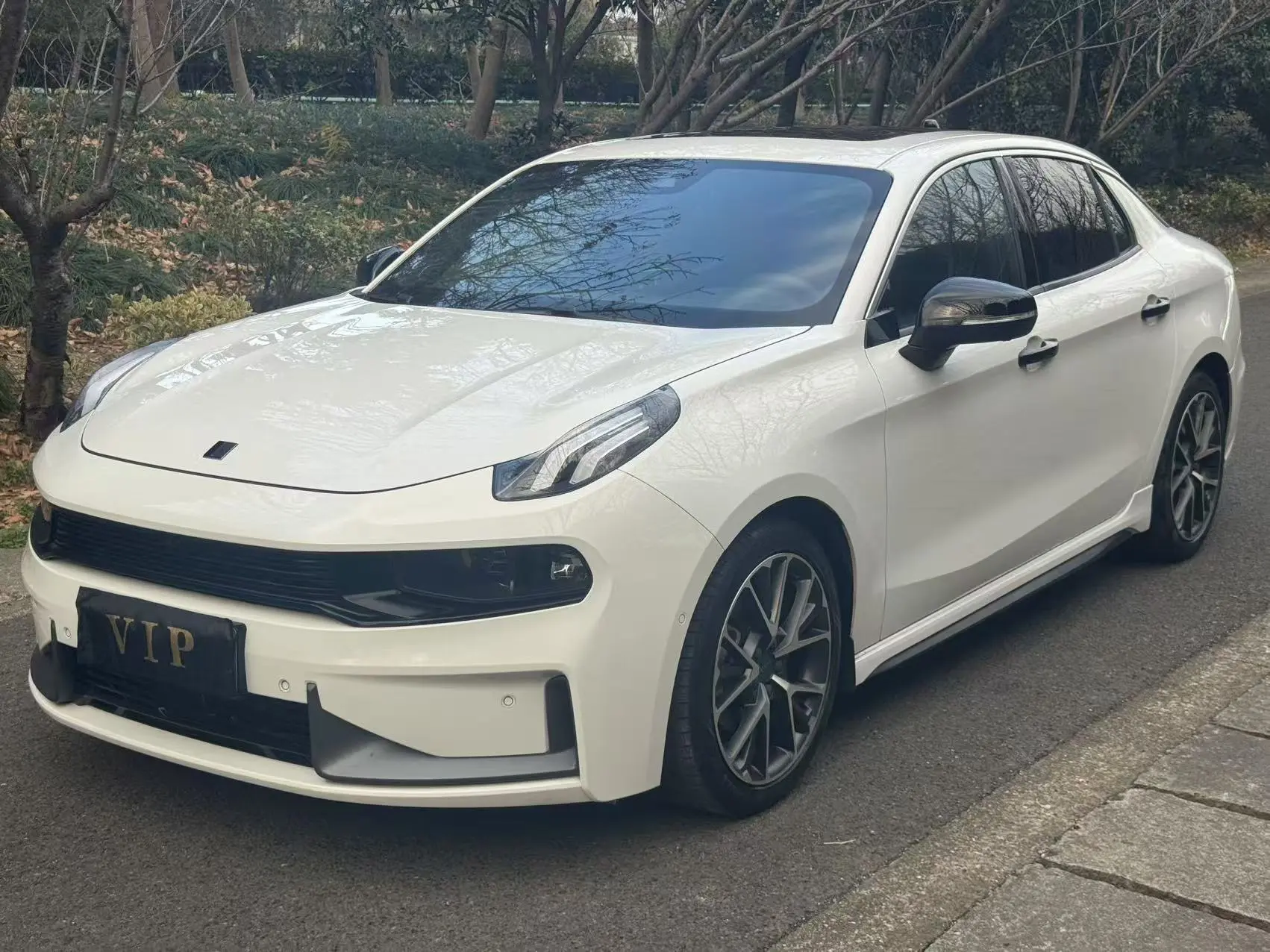 Lynk & Co 03