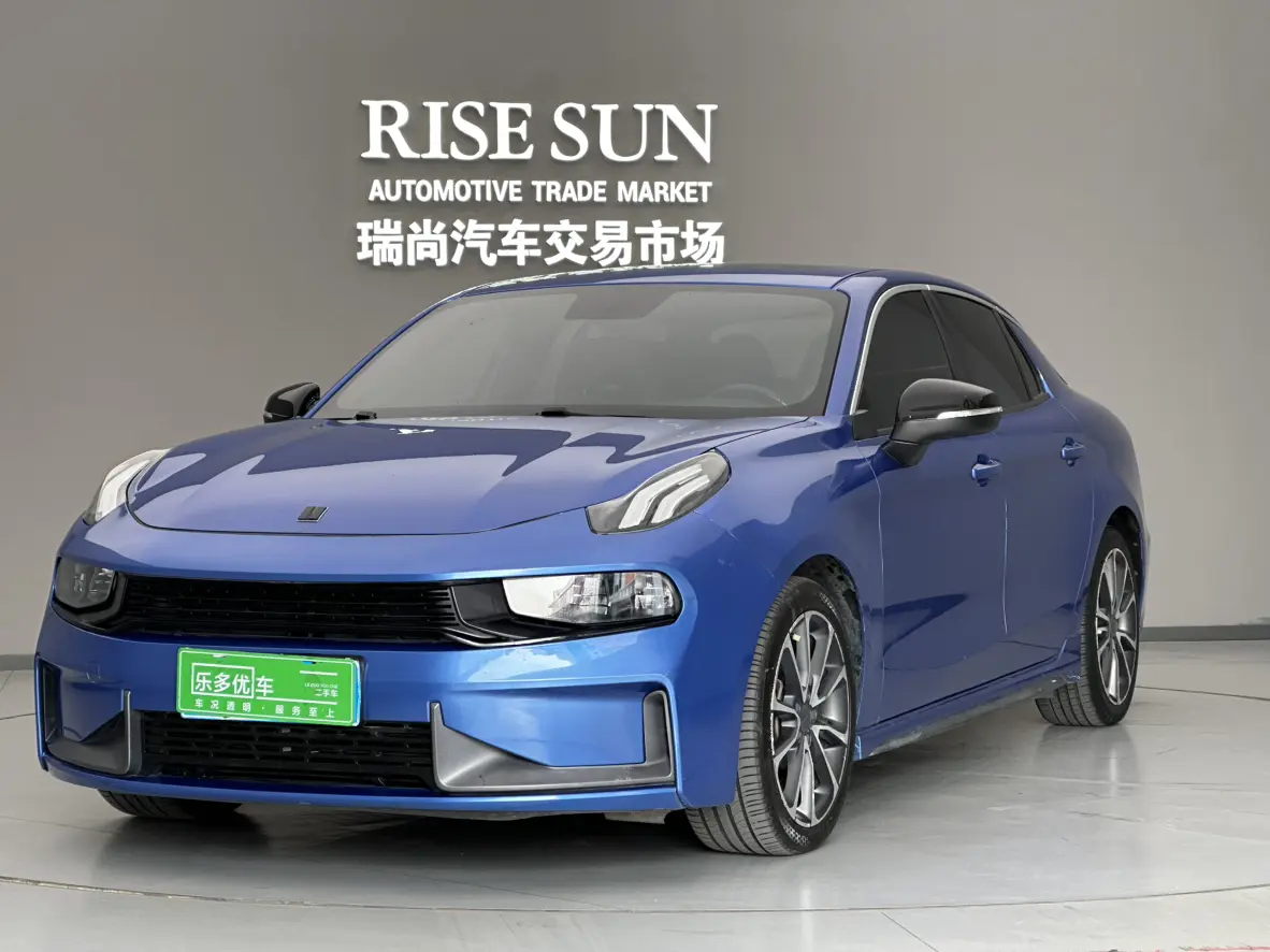 Lynk & Co 03