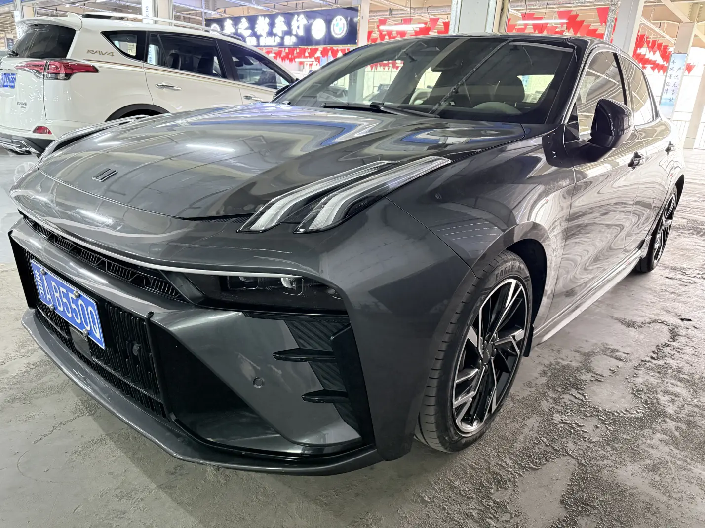 Lynk & Co 03