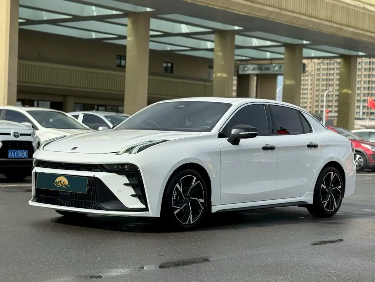 Lynk & Co 03