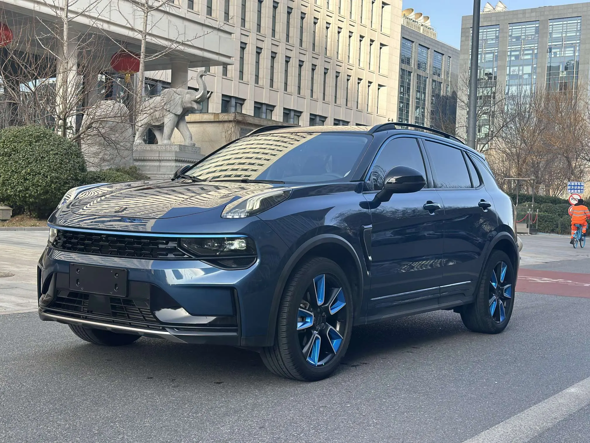 Lynk & Co 01