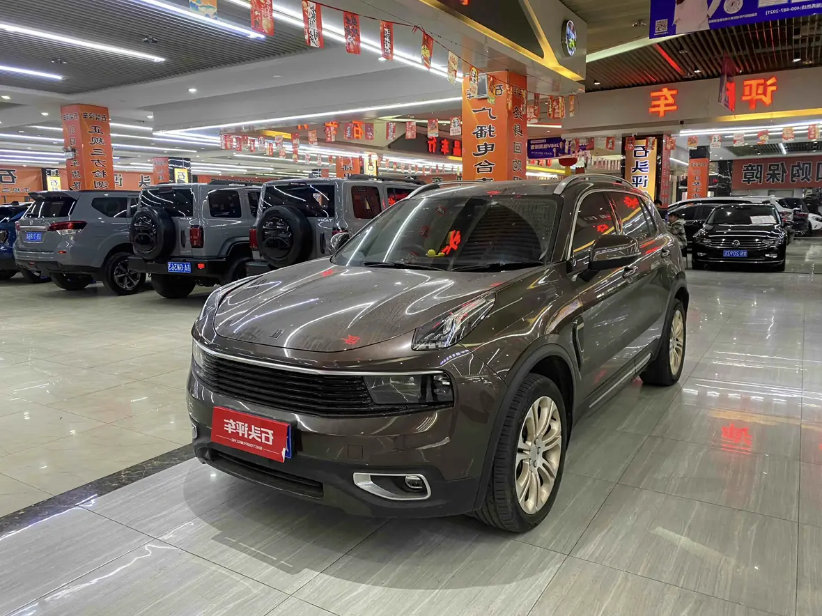 Lynk & Co 01