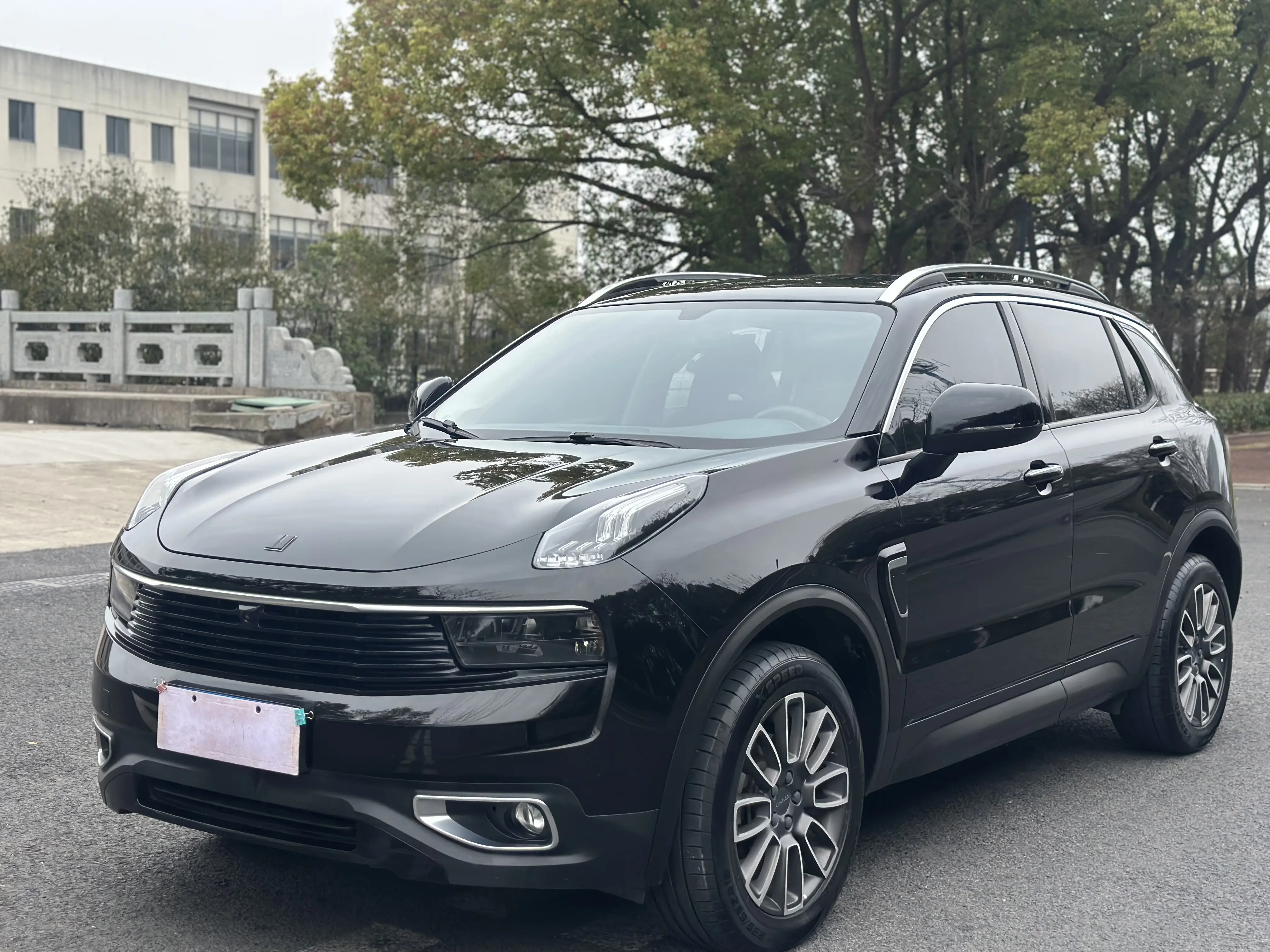 Lynk & Co 01