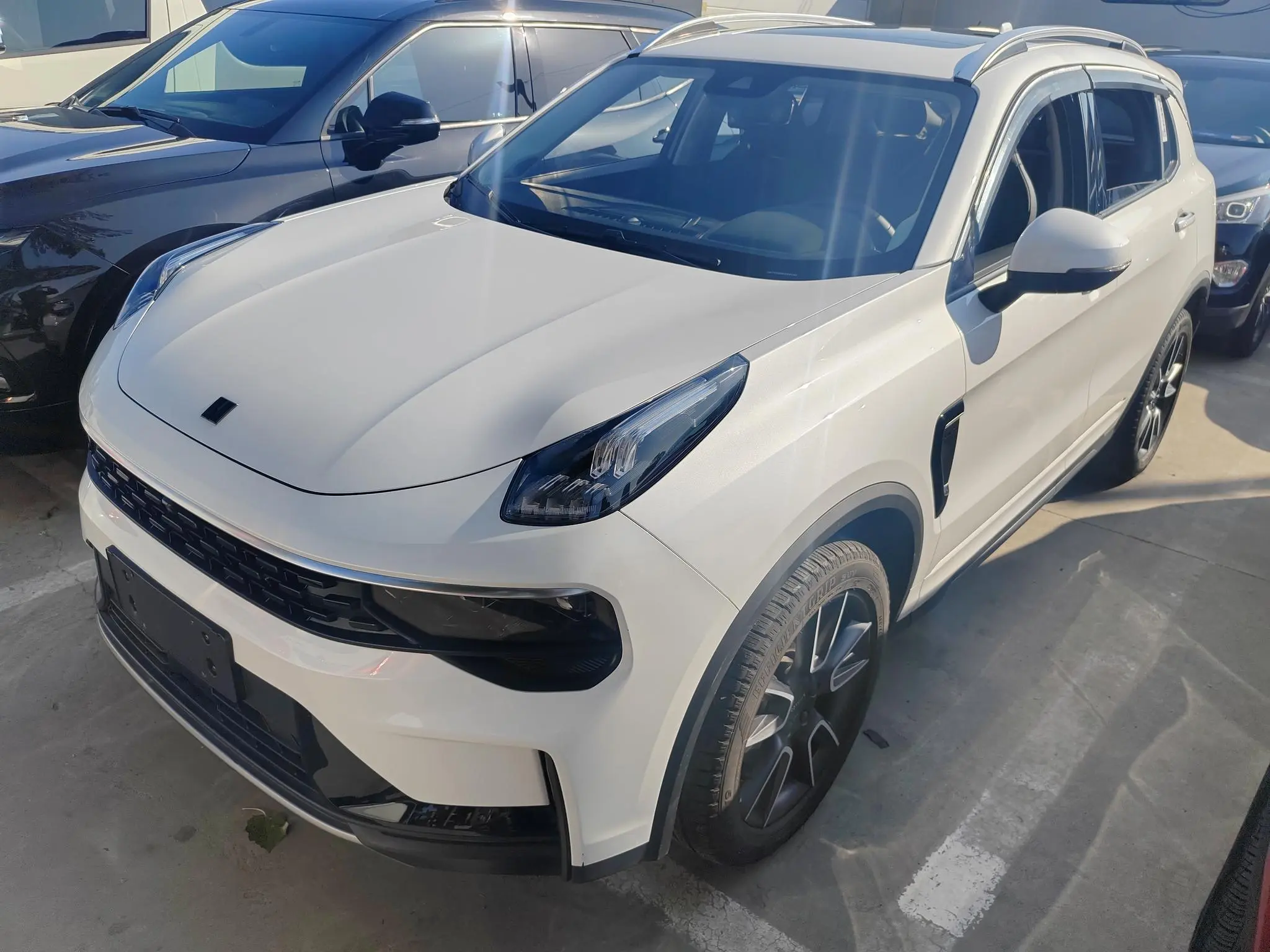 Lynk & Co 01