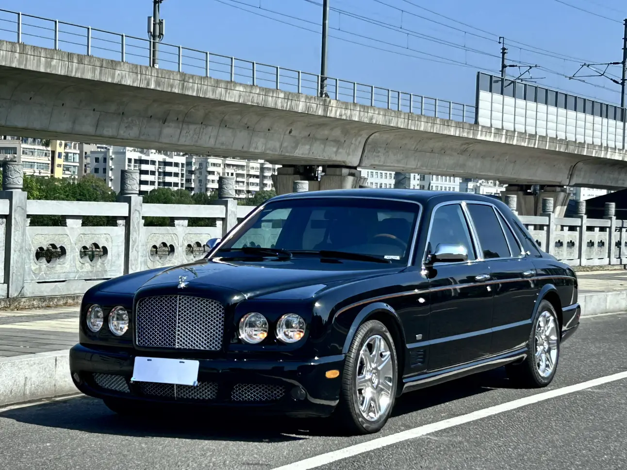 Bentley Elegant  из Китая