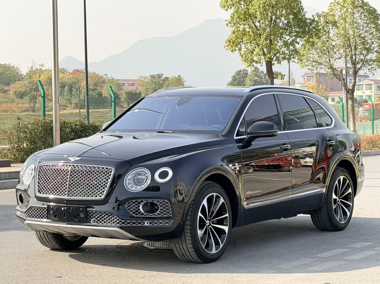 Bentley Bentayga  из Китая