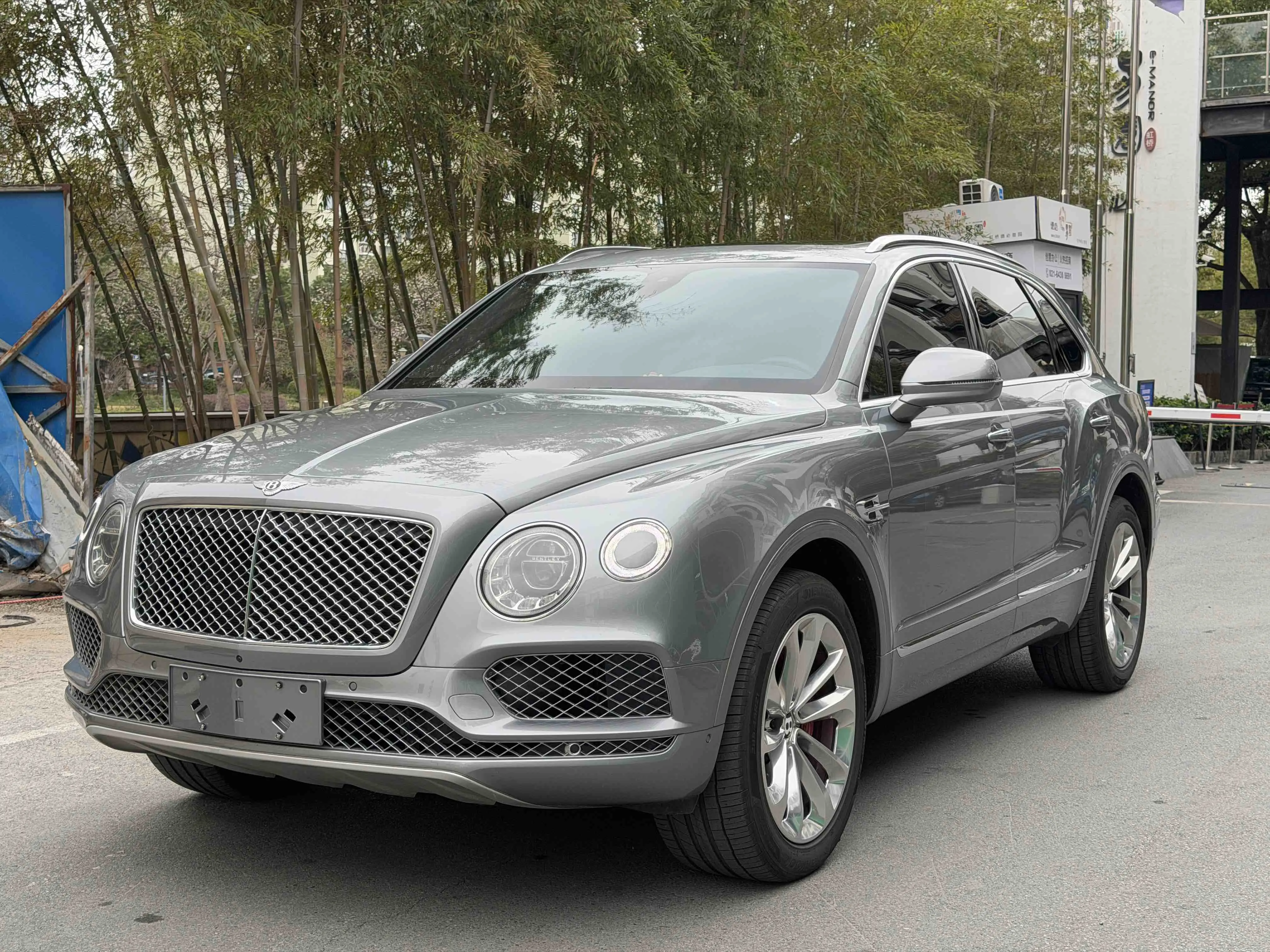 Bentley Bentayga  из Китая