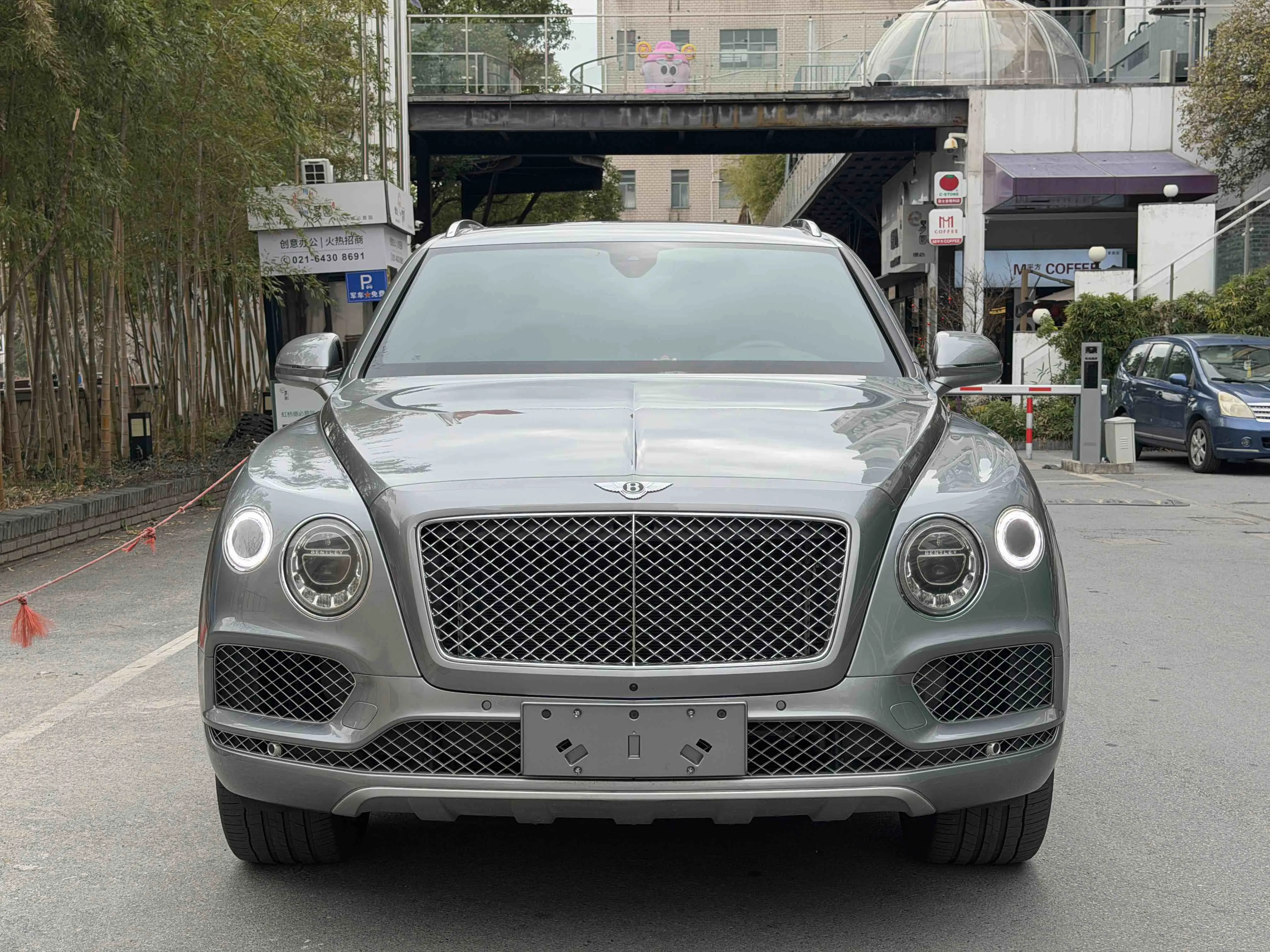 Bentley Bentayga  из Китая