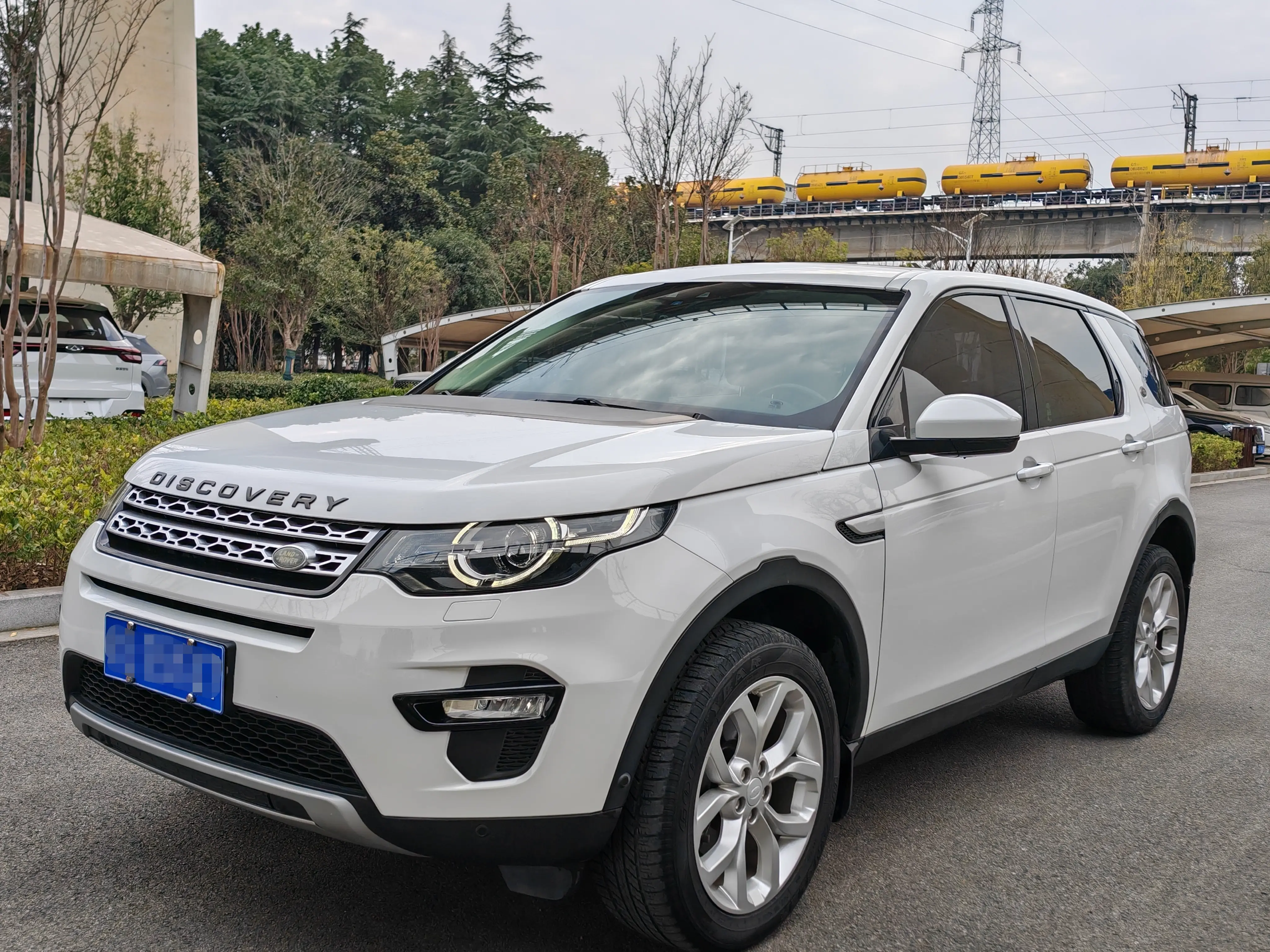 Land Rover Discover the magic