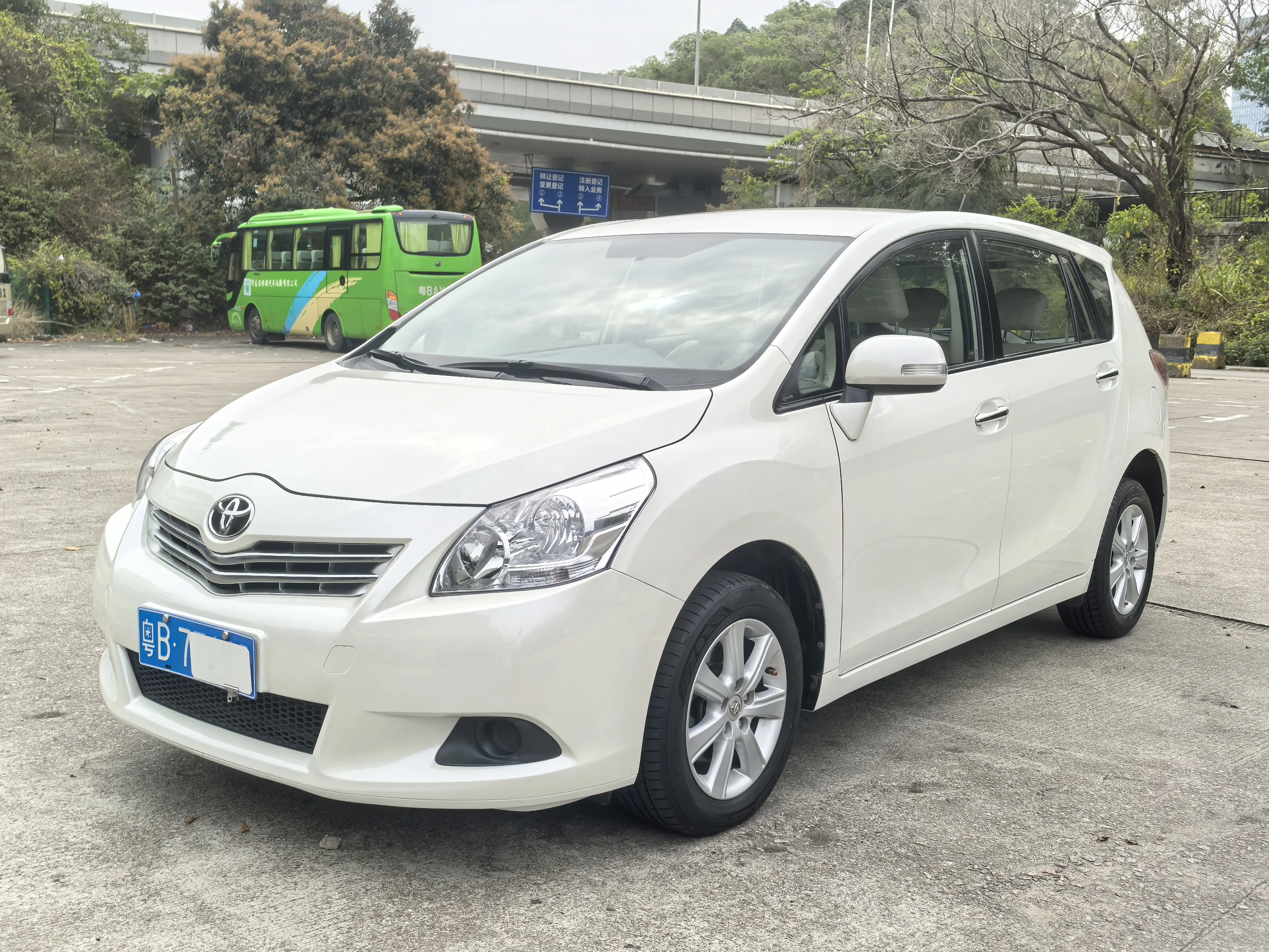 Toyota Verso / EZ  из Китая