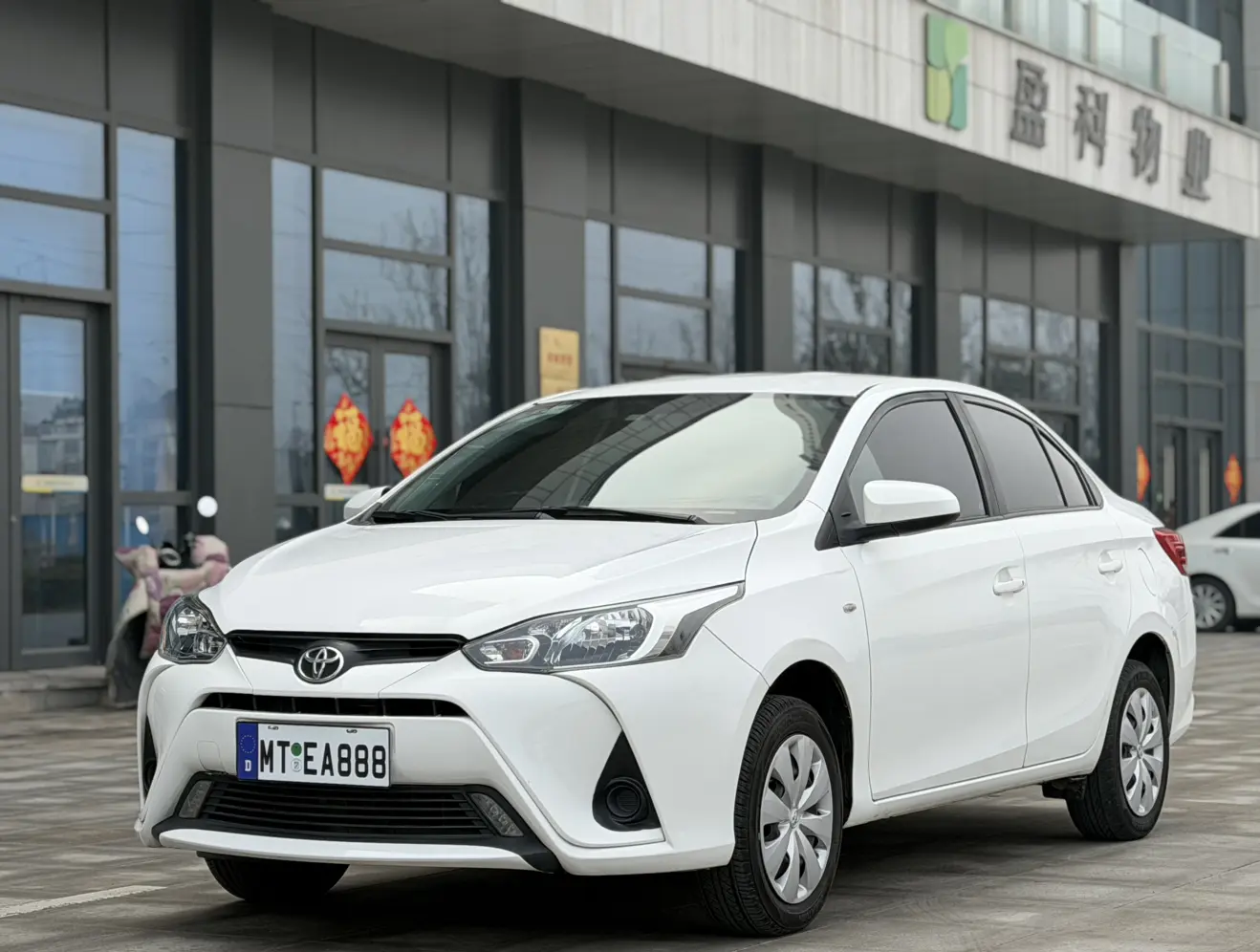 Toyota YARiS L Enjoy  из Китая