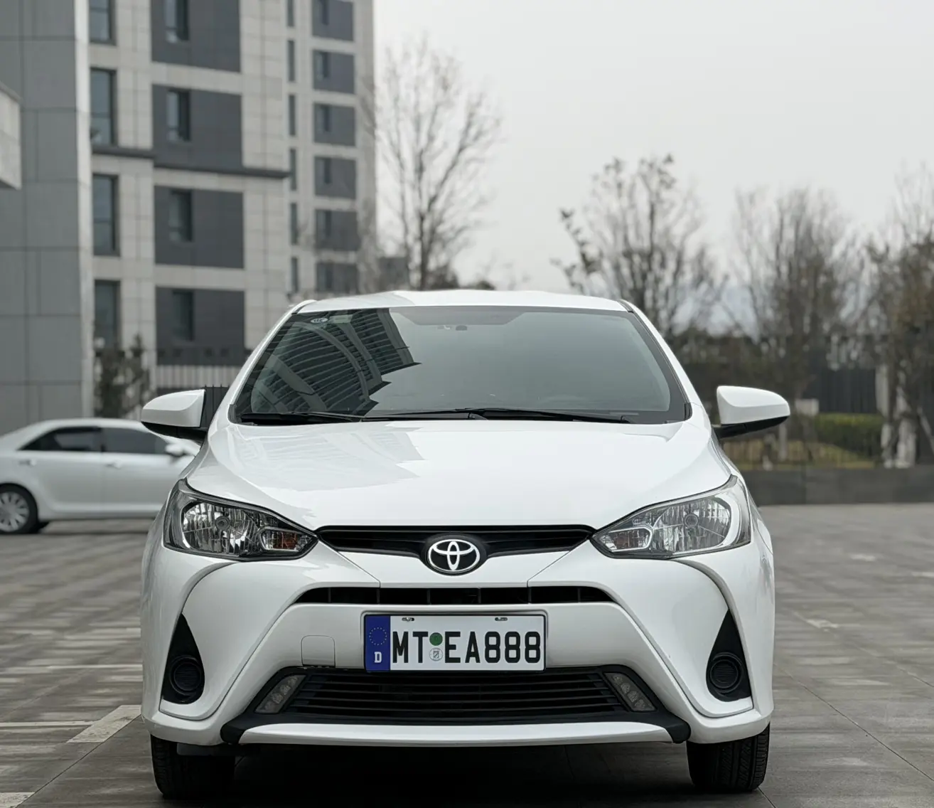 Toyota YARiS L Enjoy  из Китая