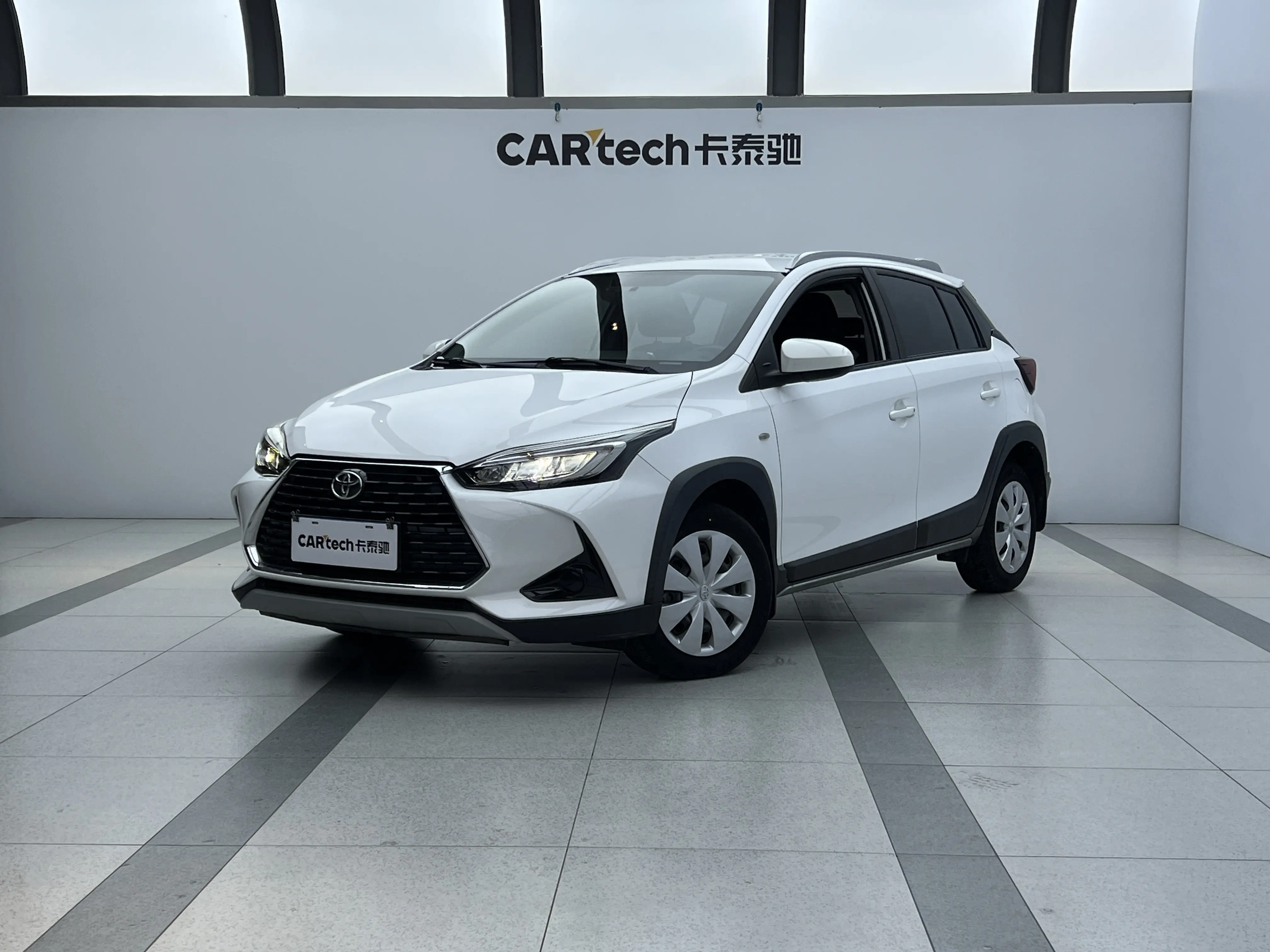 Toyota Yaris L  из Китая