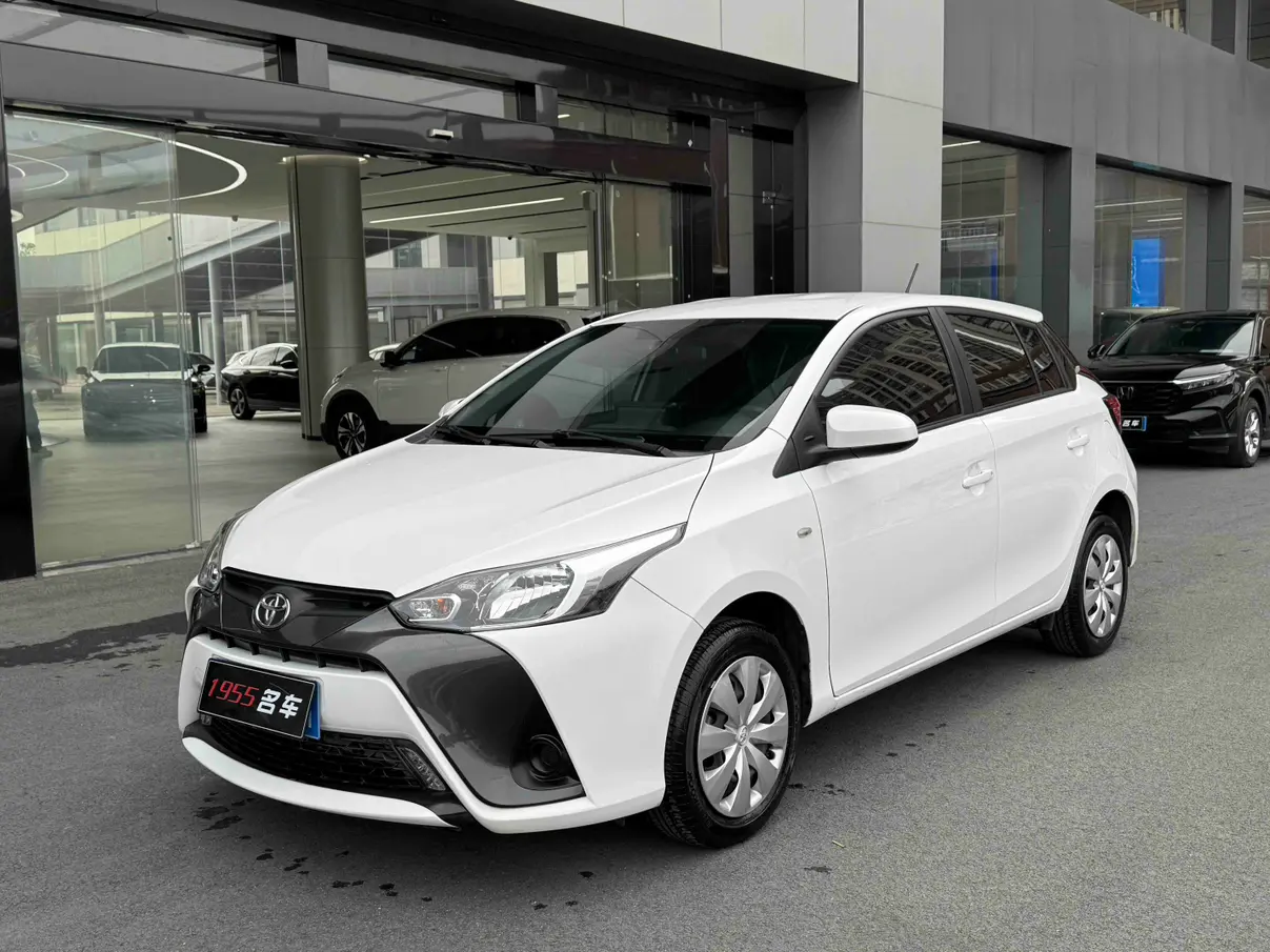 Toyota Yaris L  из Китая