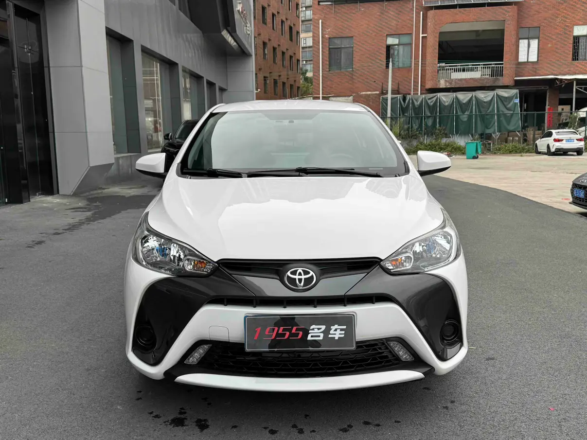 Toyota Yaris L  из Китая