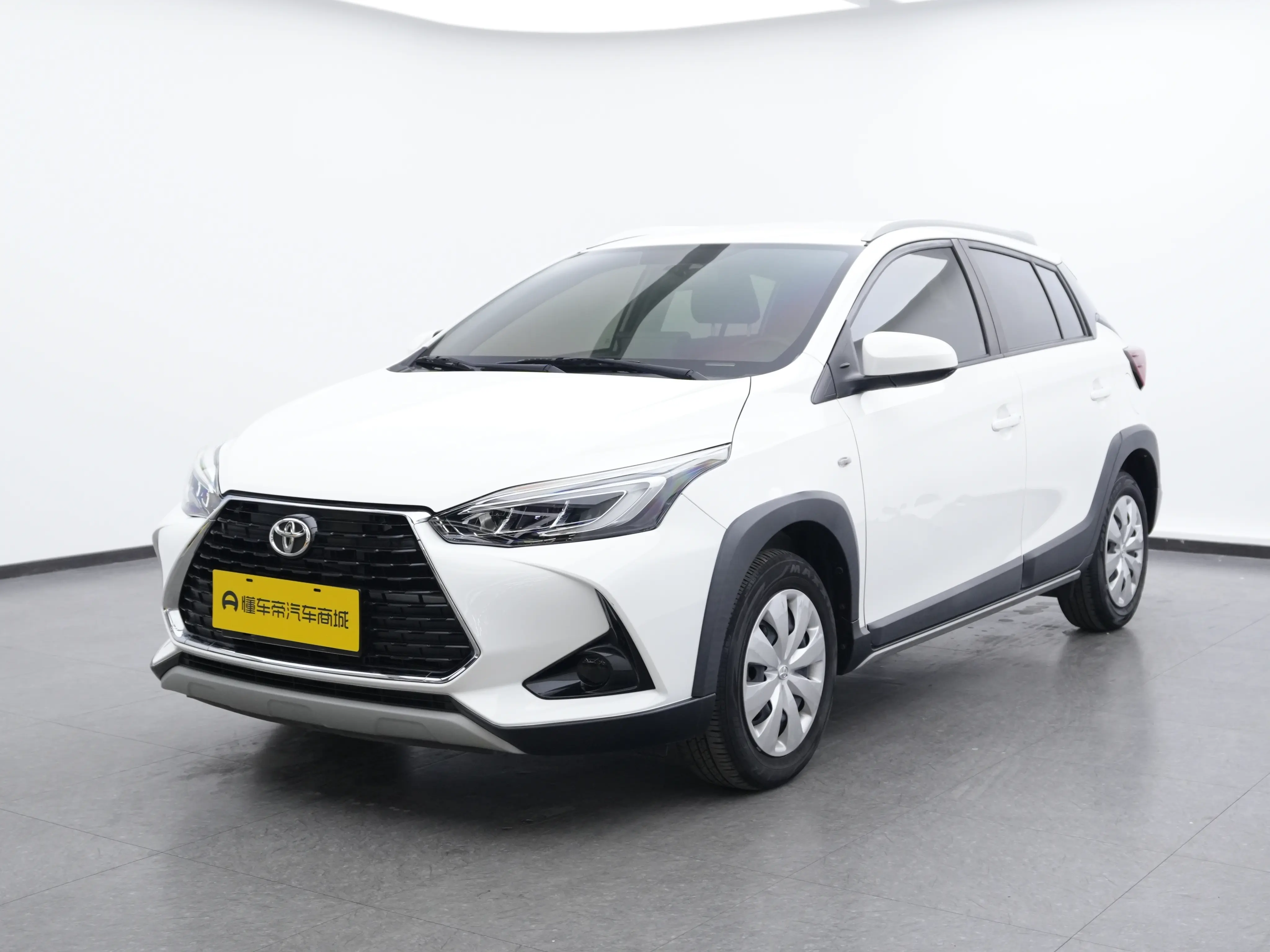 Toyota Yaris L  из Китая