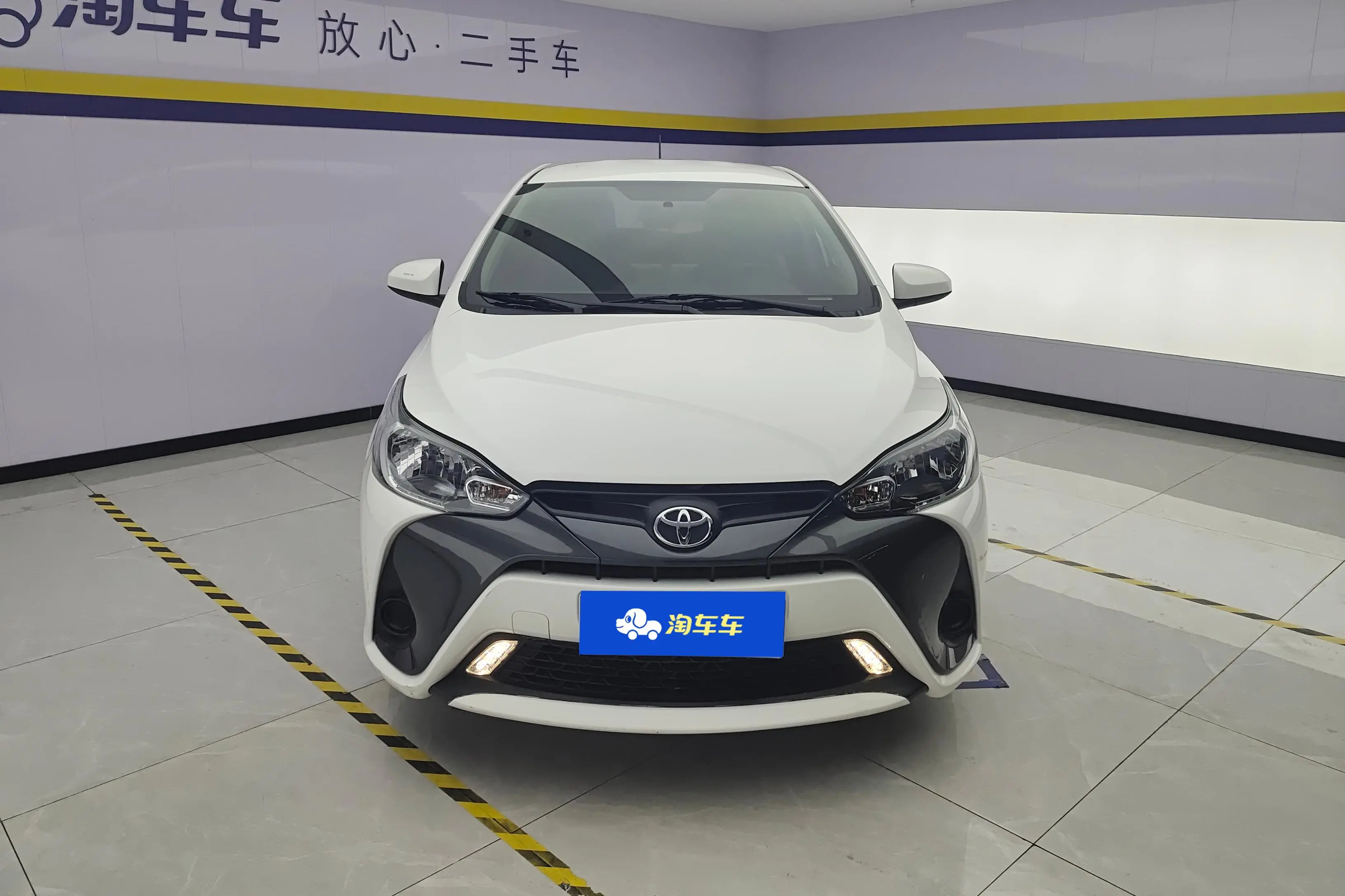 Toyota Yaris L  из Китая