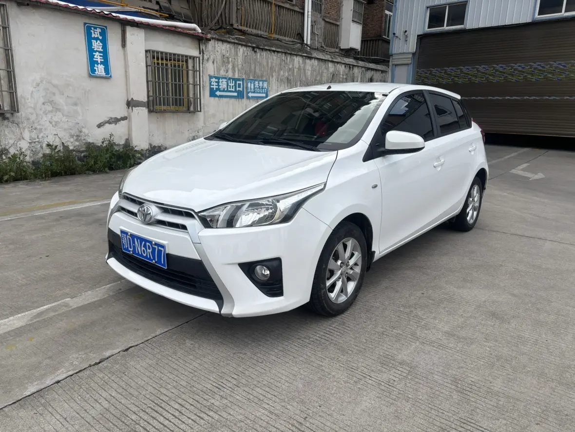 Toyota Yaris L  из Китая