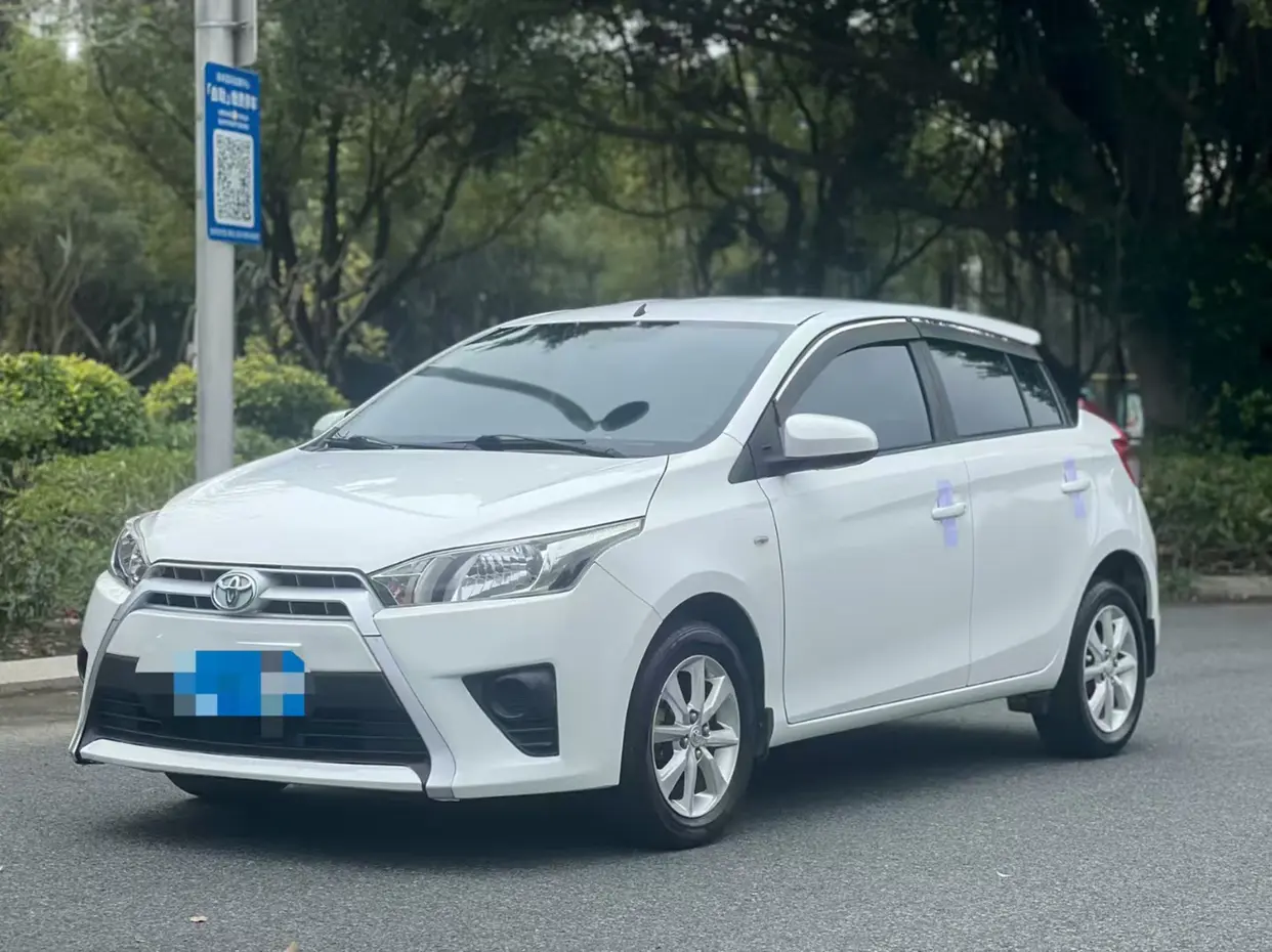 Toyota Yaris L  из Китая