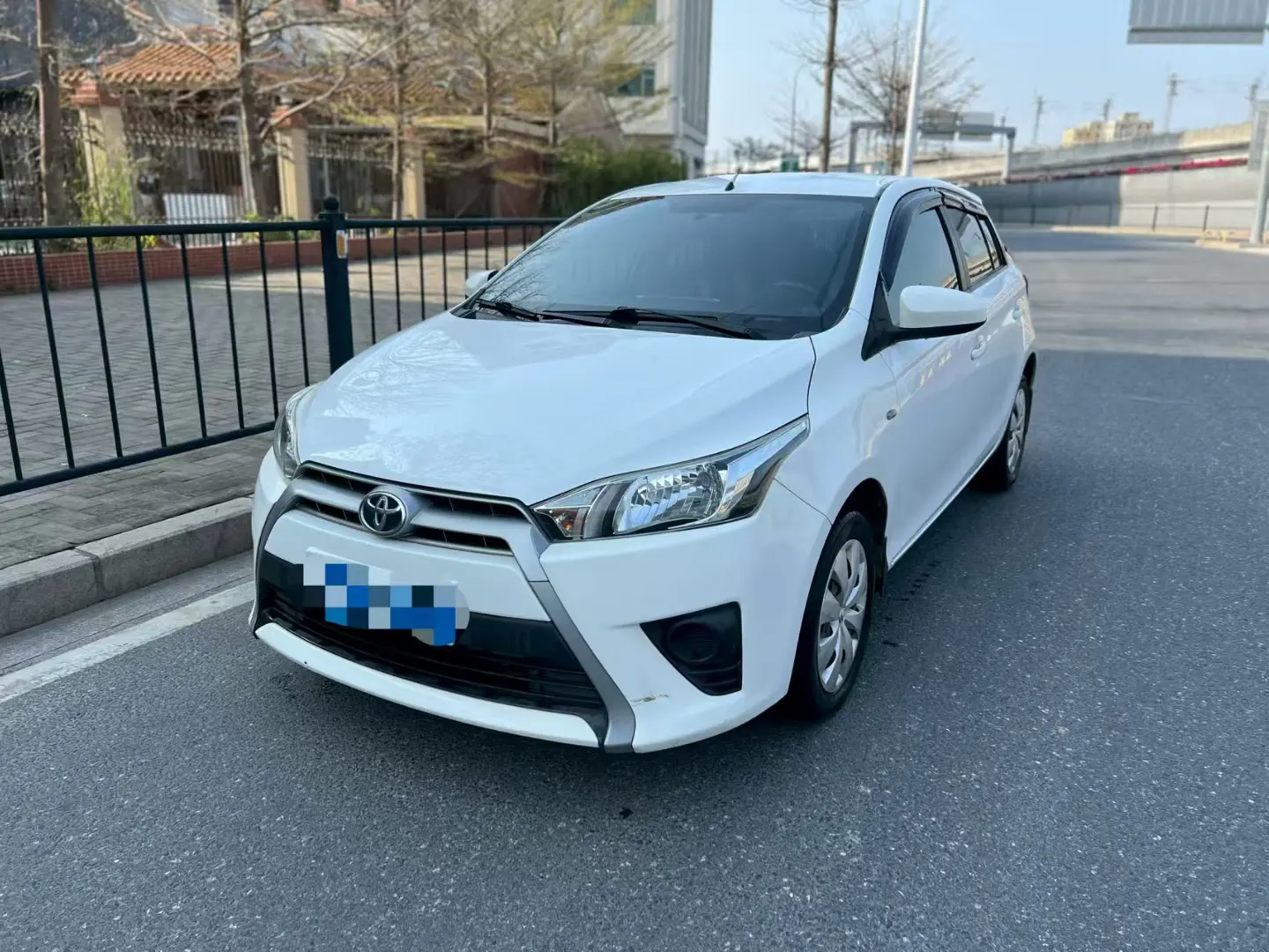 Toyota Yaris L  из Китая