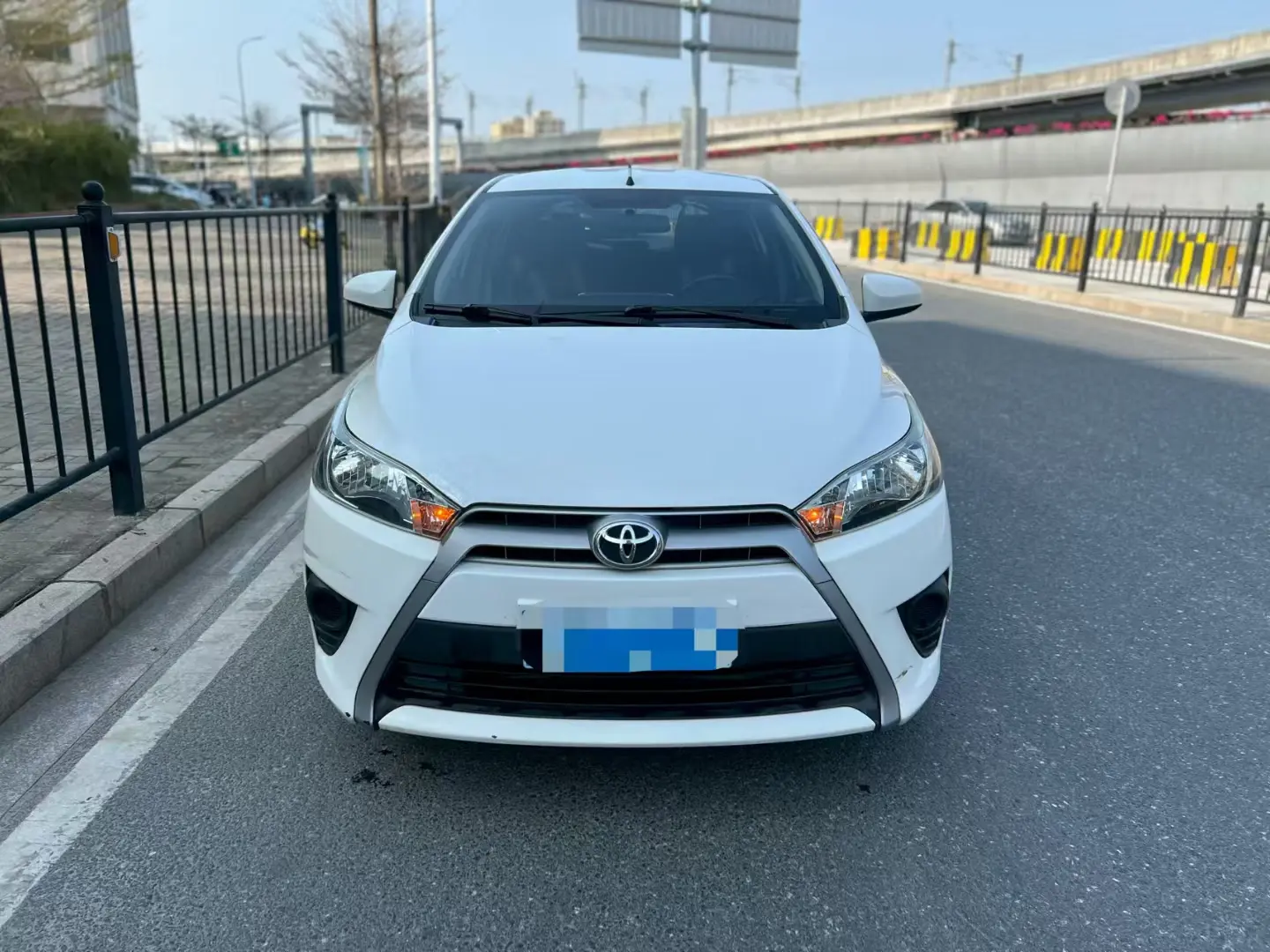 Toyota Yaris L  из Китая