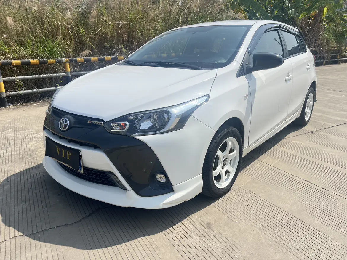 Toyota Yaris L  из Китая