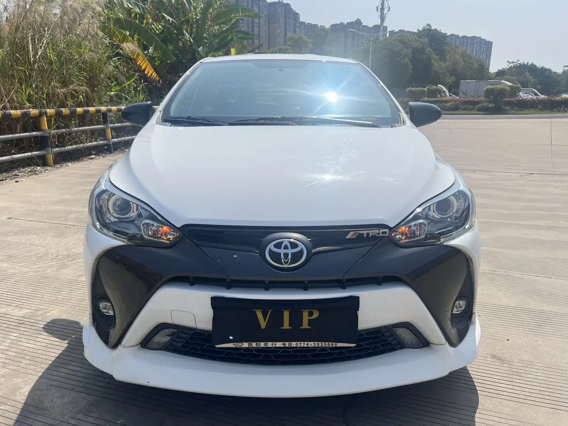 Toyota Yaris L  из Китая