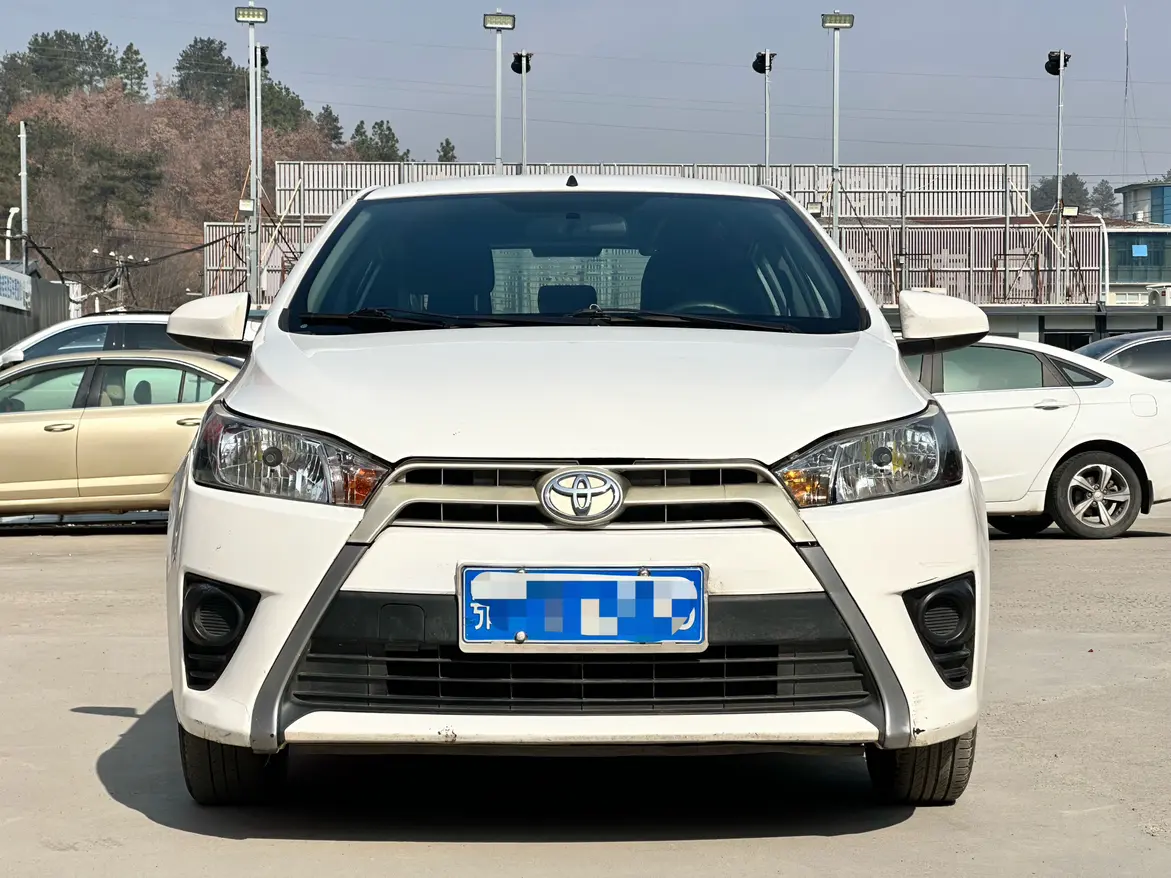 Toyota Yaris L  из Китая