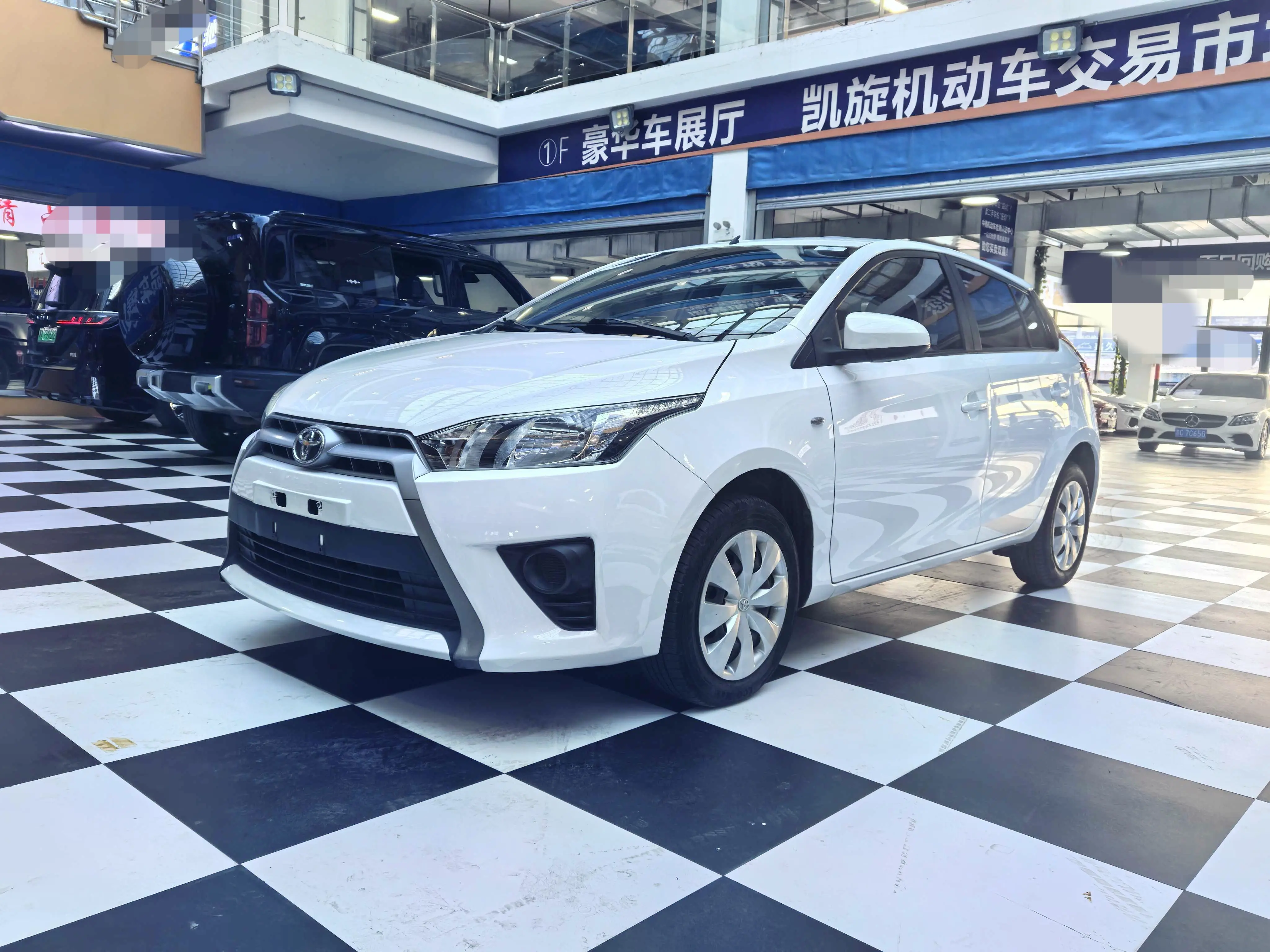 Toyota Yaris L  из Китая