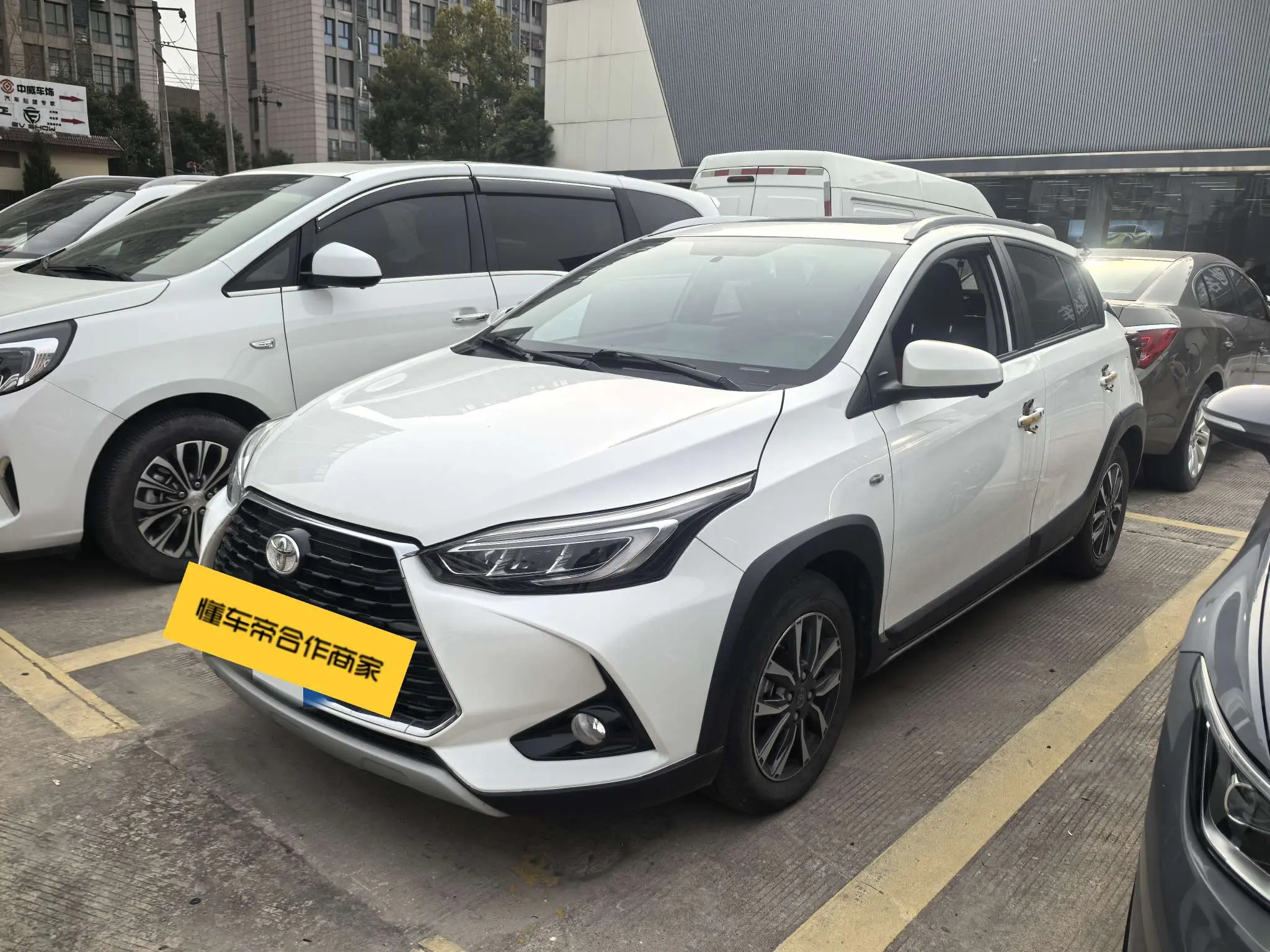 Toyota Yaris L  из Китая