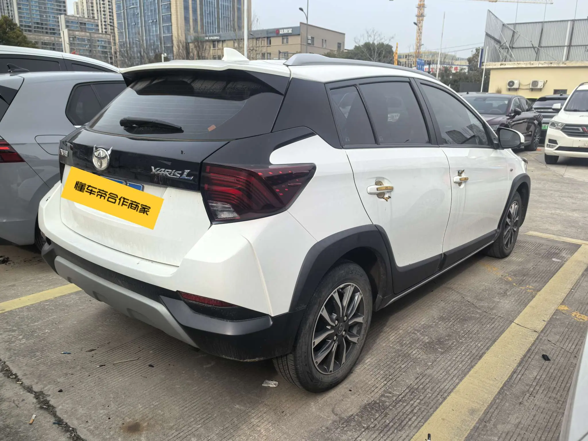 Toyota Yaris L  из Китая