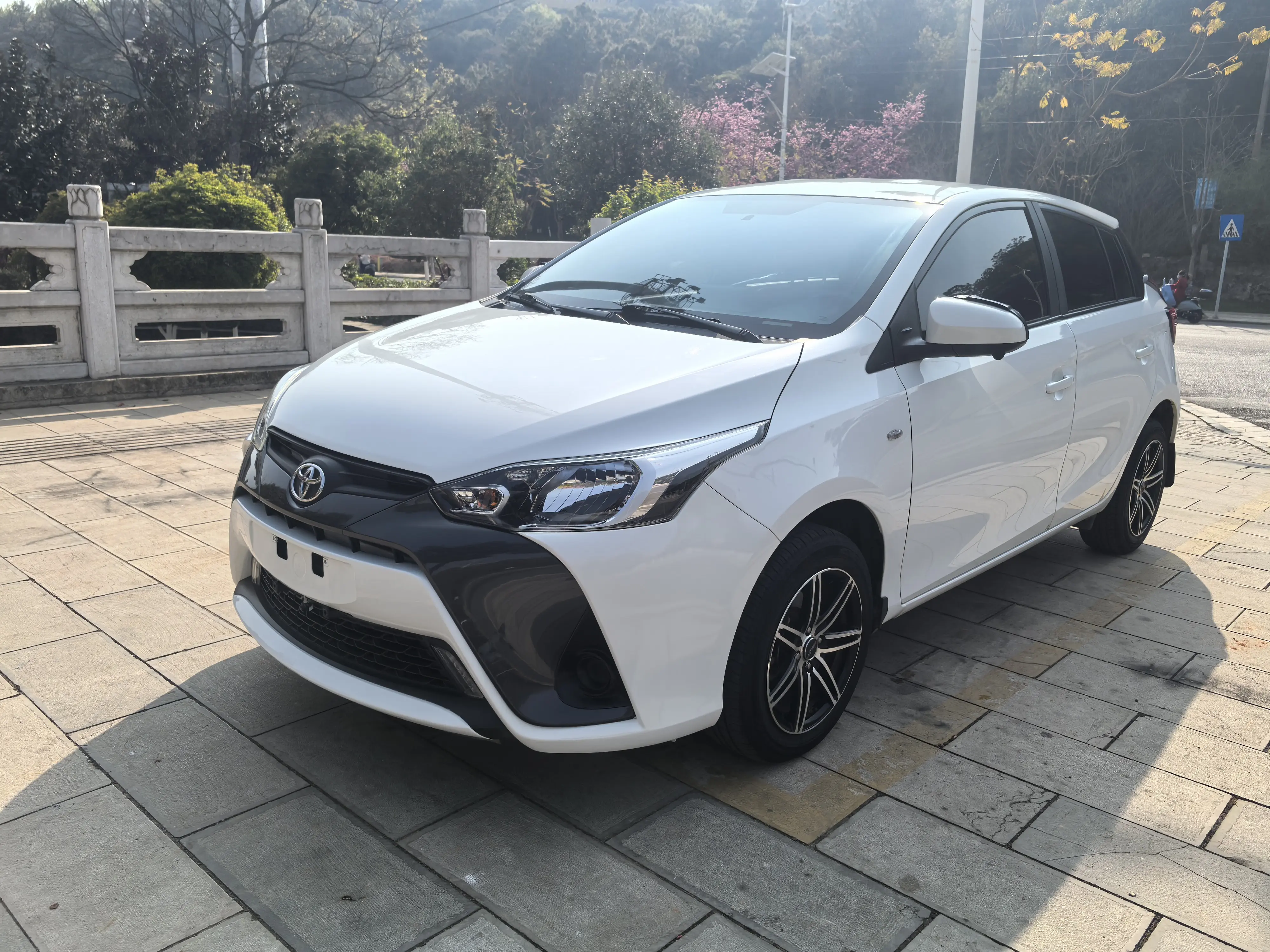Toyota Yaris L  из Китая