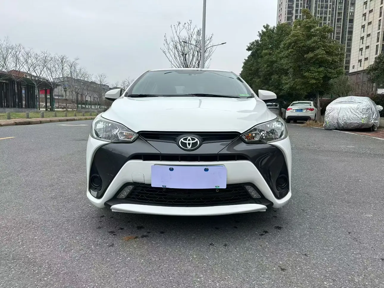 Toyota Yaris L  из Китая